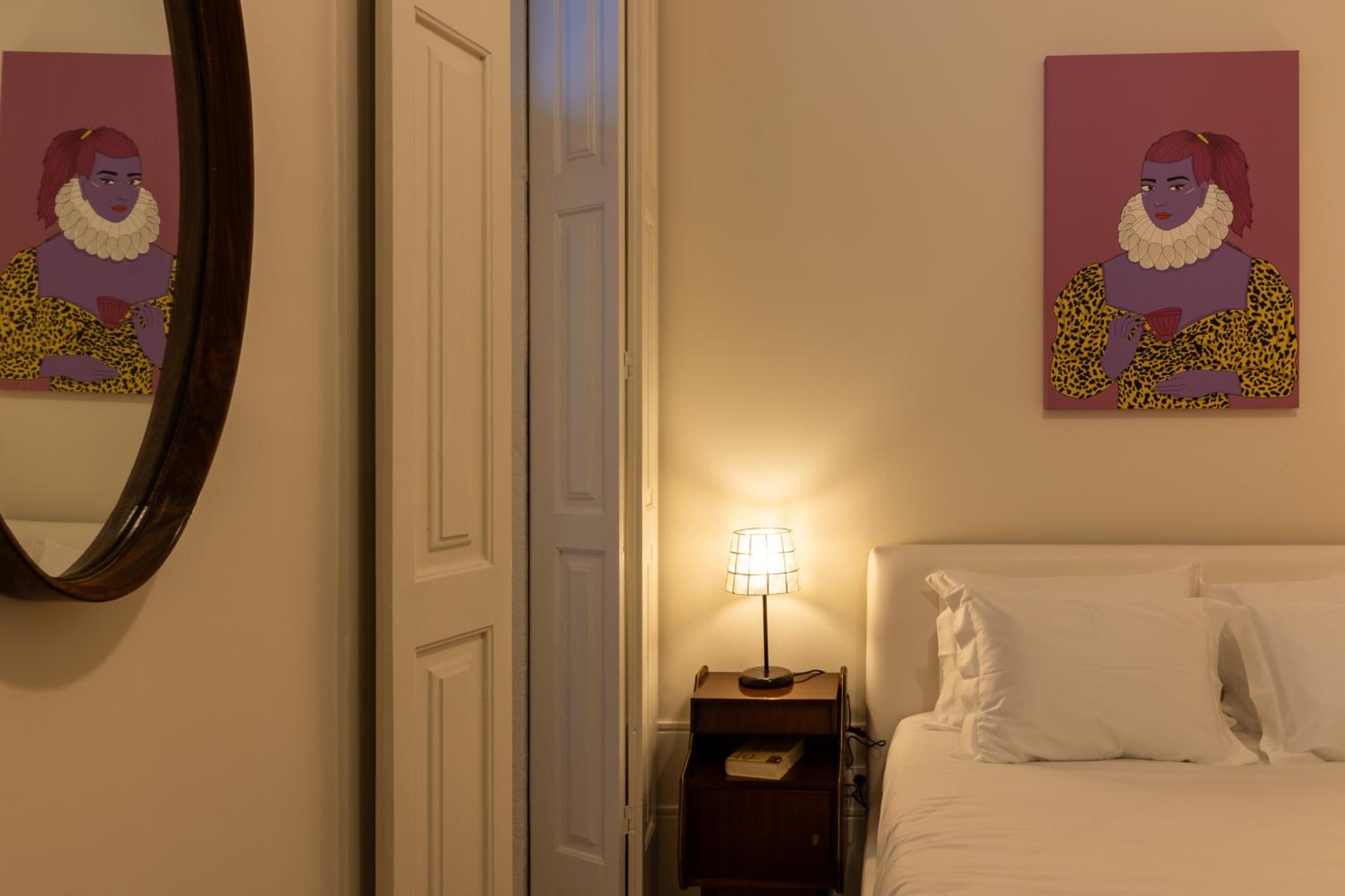 Double Room with Private External Bathroom - Photo 2
