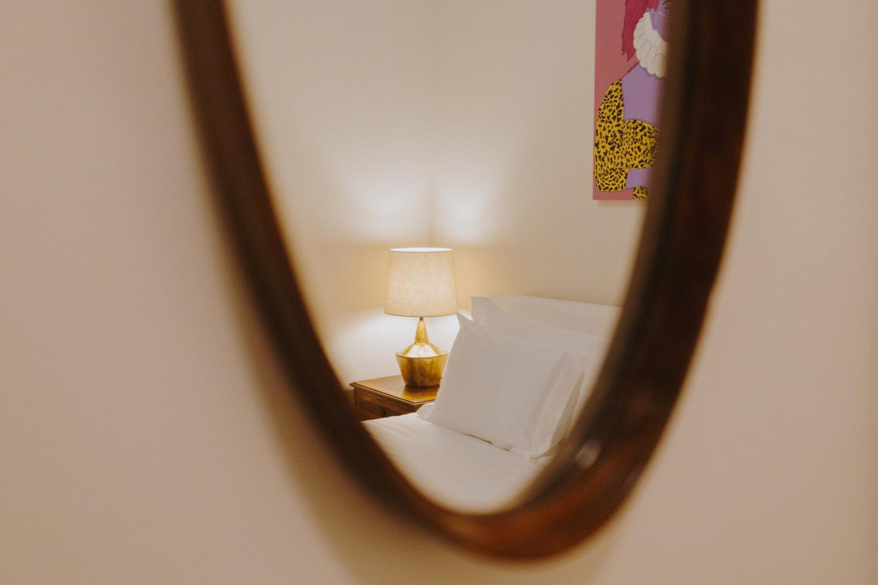 Double Room with Private External Bathroom - Photo 13