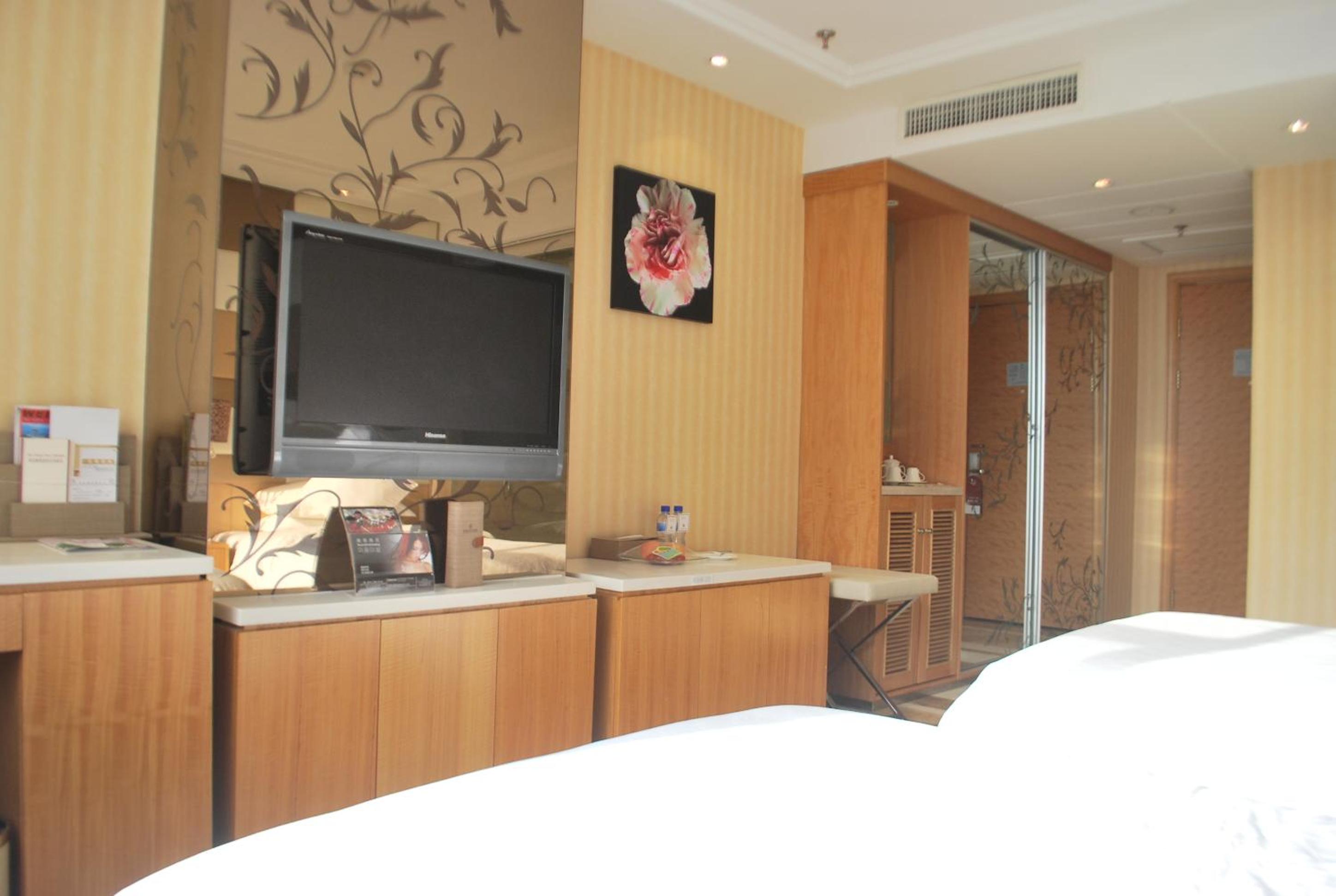 Elegant Twin Room