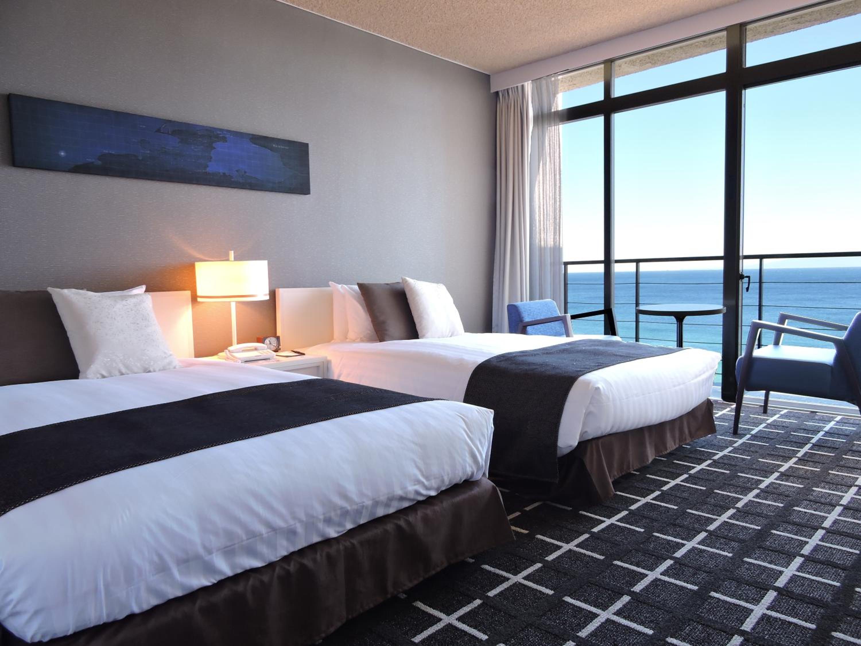 Twin Room with Sea View - Top Floor (3 Guests) - Photo 1