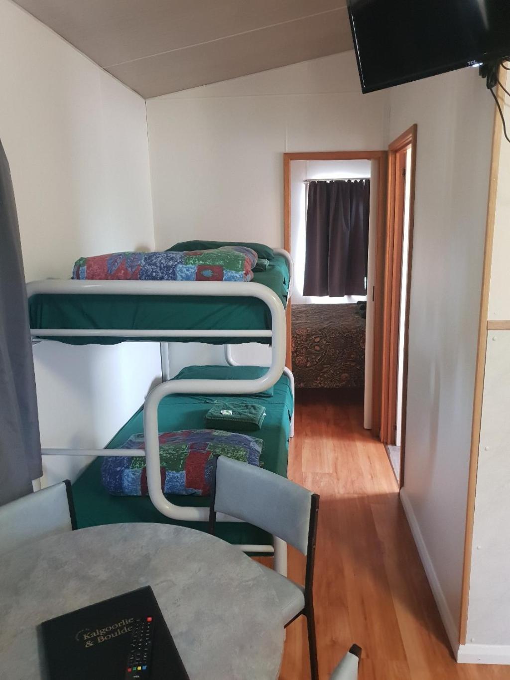 Budget Studio with Private Bathroom photo 2