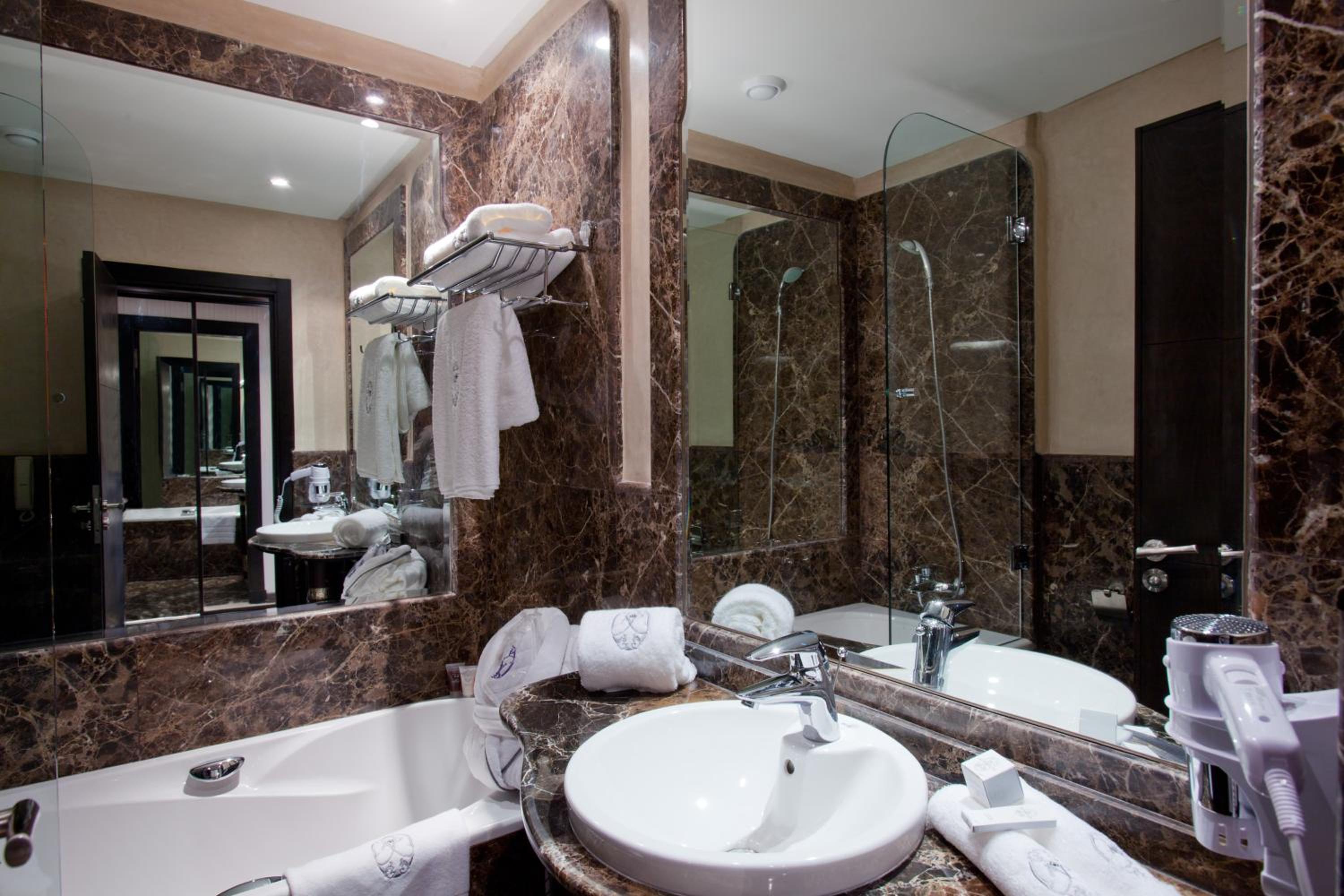 Prestige Suite - Photo 10
