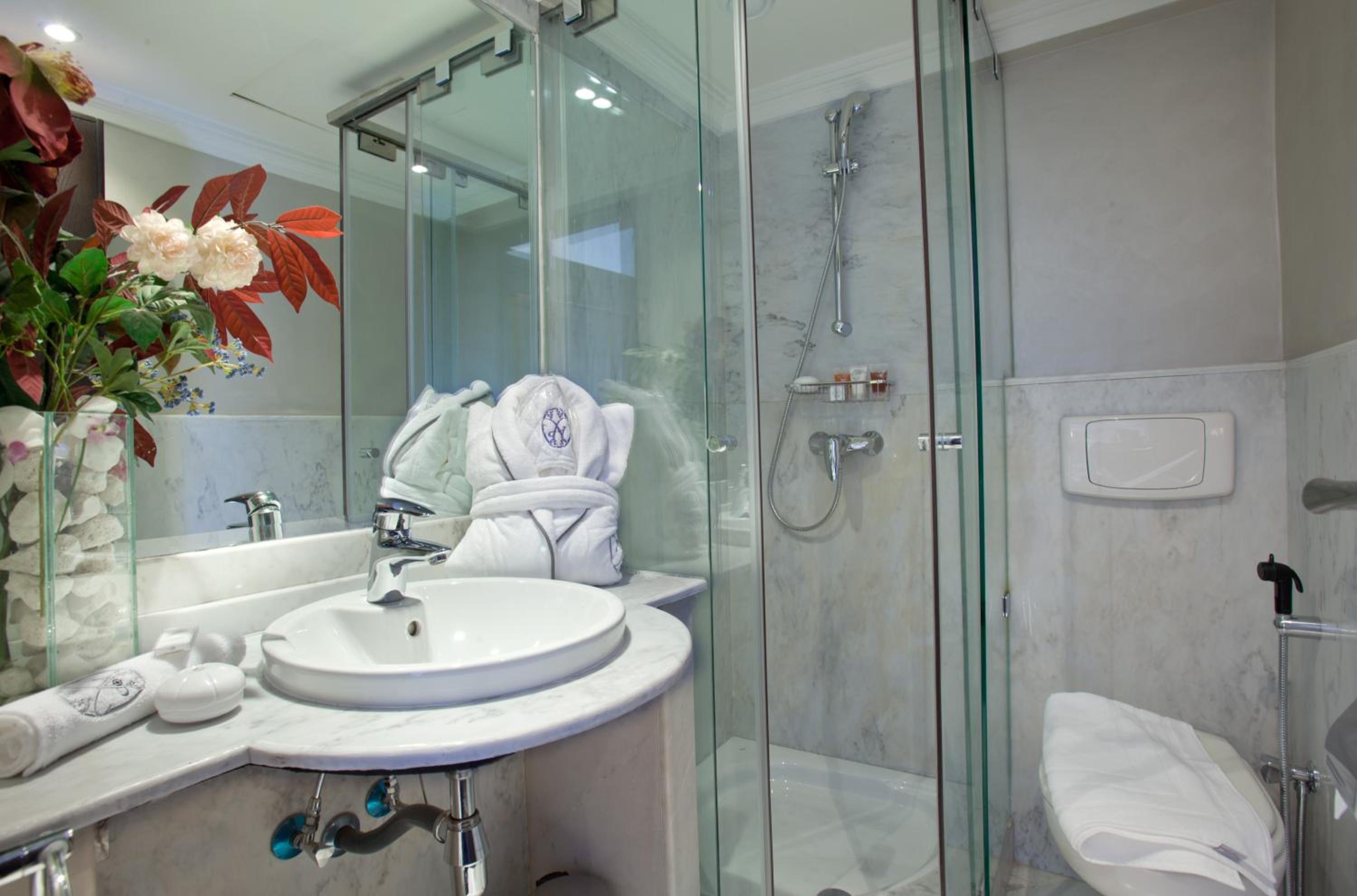 Superior Suite - Photo 4