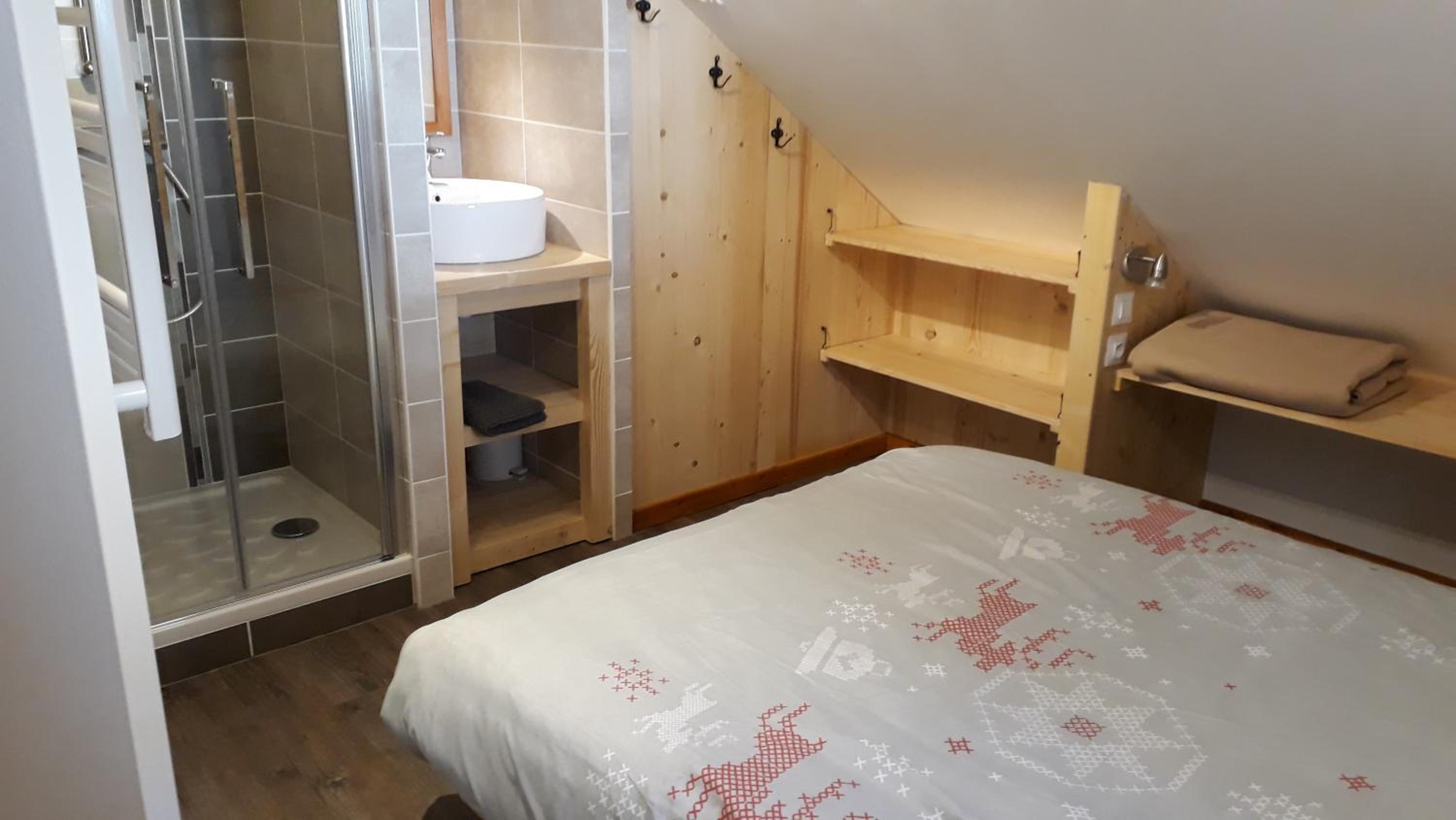 Three-Bedroom Apartment (10 Adults) photo 3
