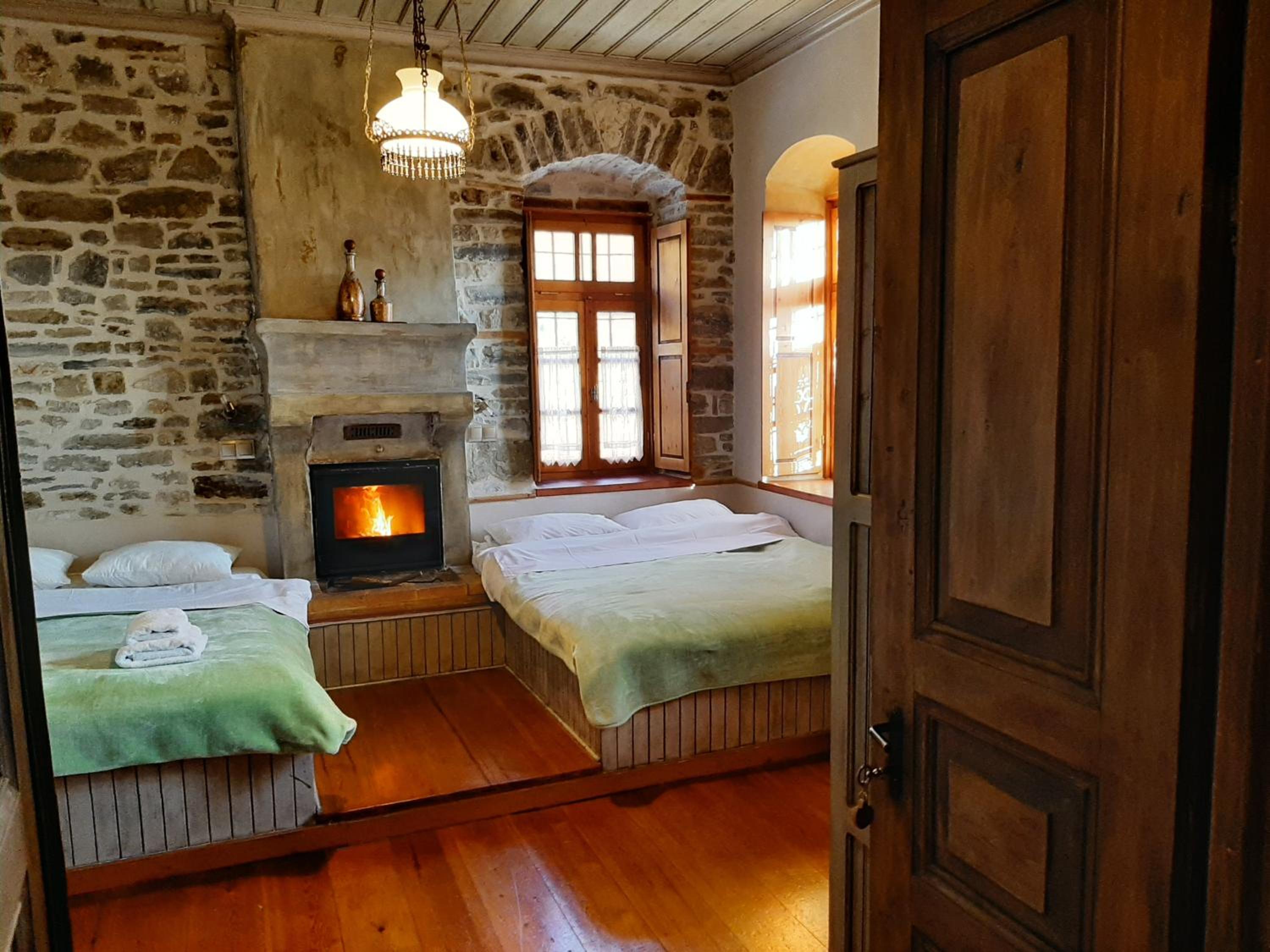 Double or Twin Room with Fireplace - Photo 2