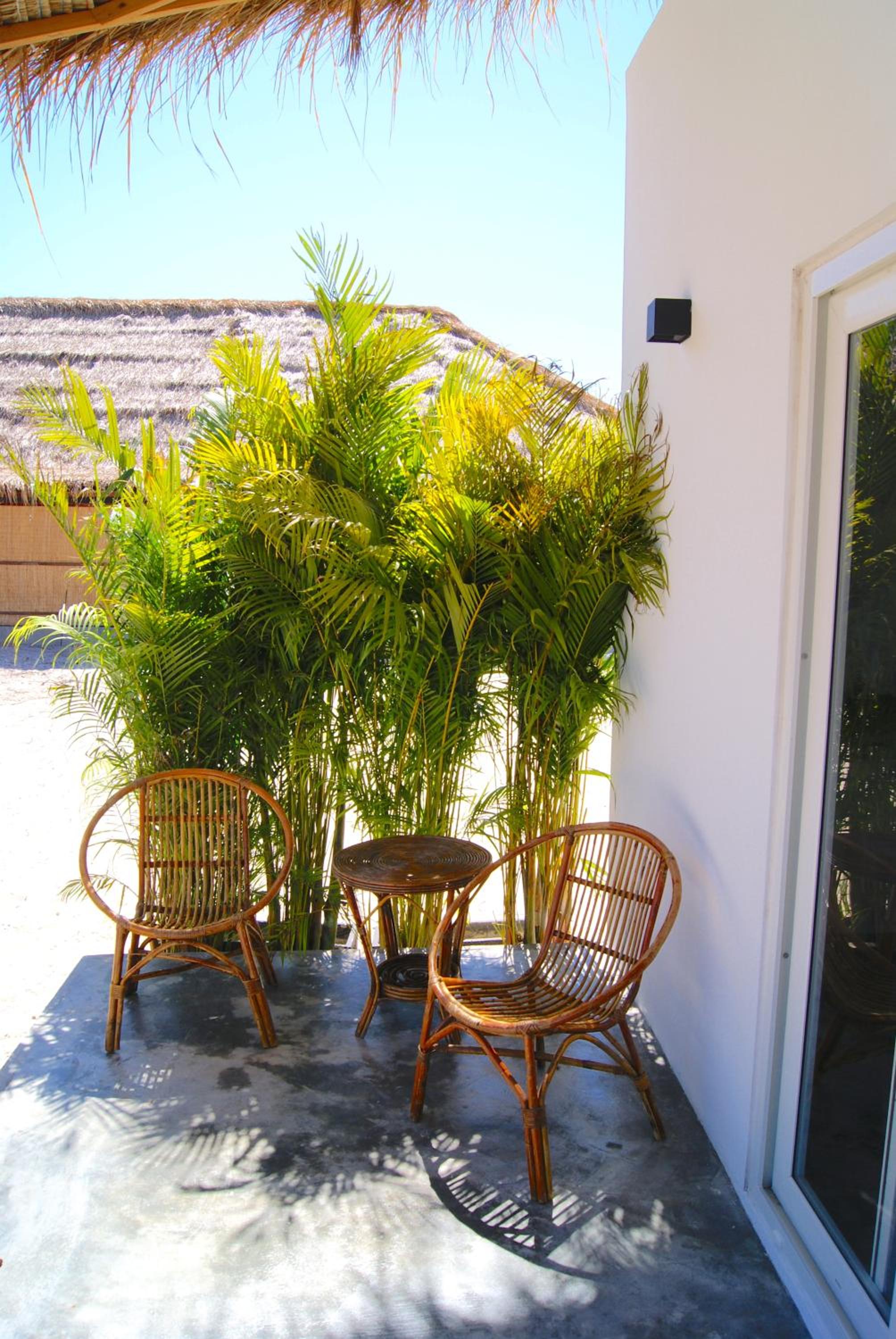 Deluxe Double Room with Sea View - Photo 9