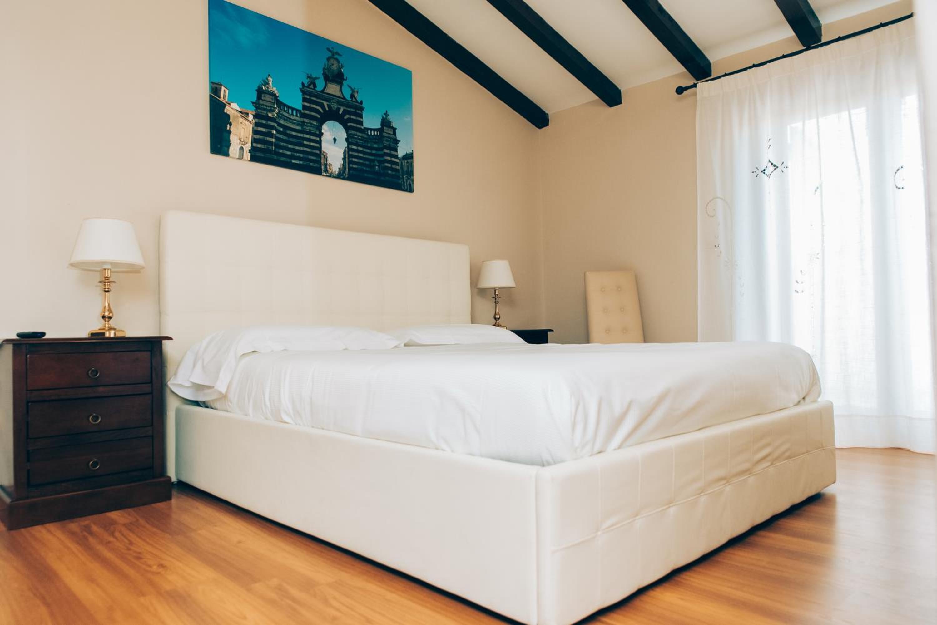 Suite - Photo 10