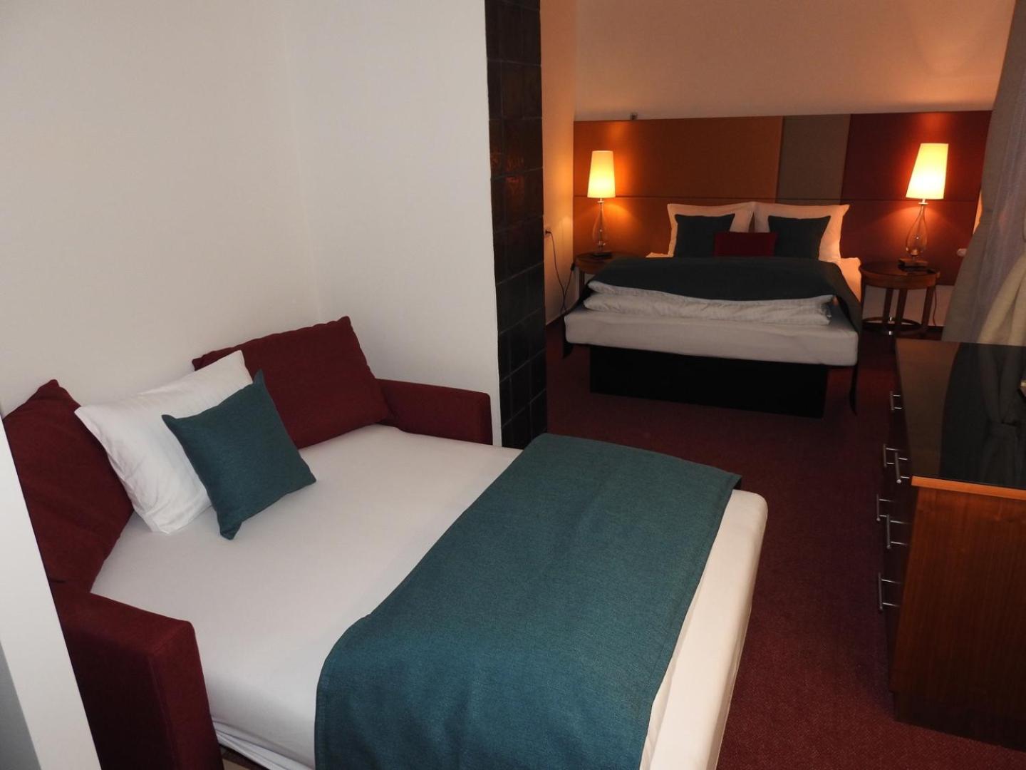 Deluxe Triple Room photo 2