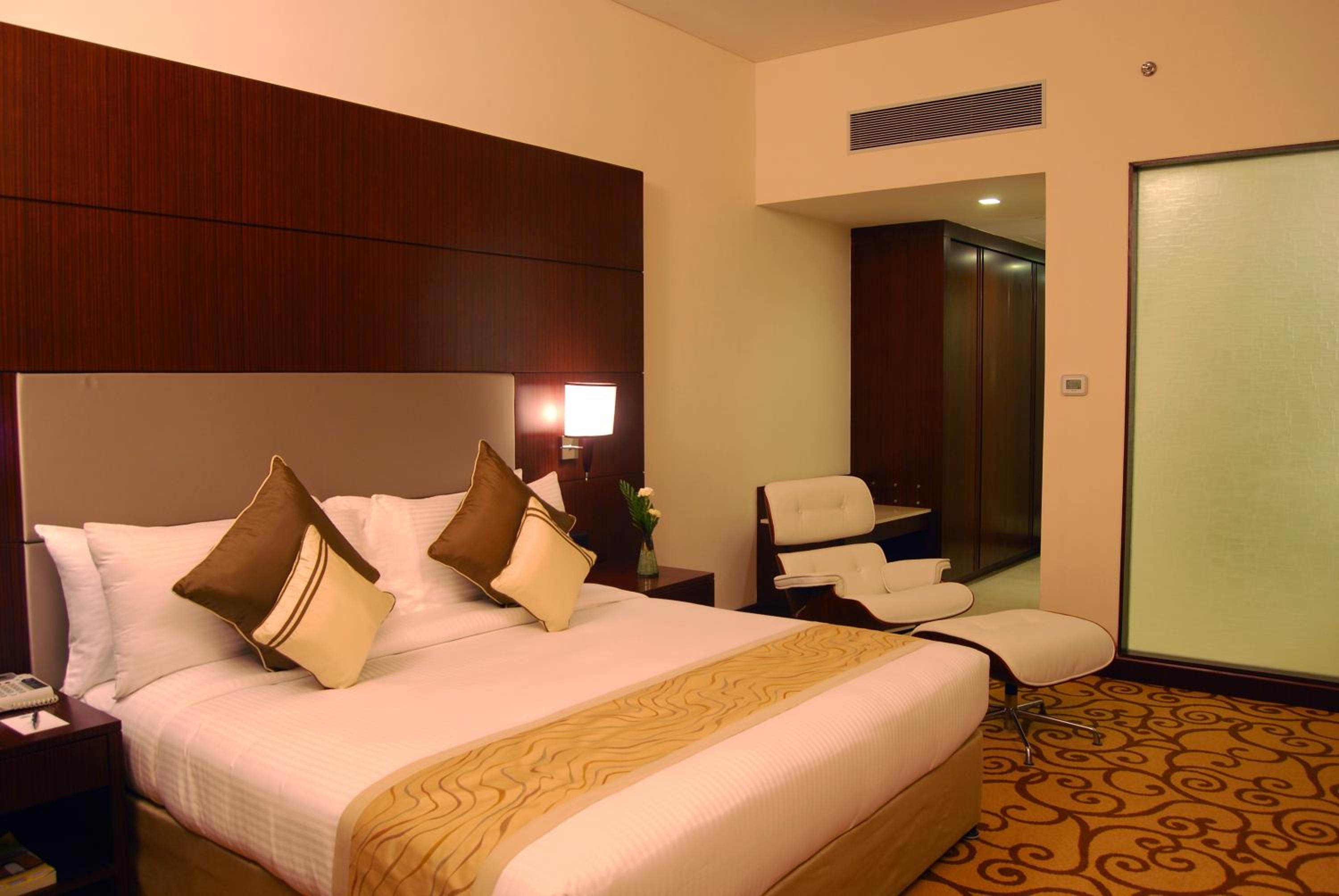 Superior Room – 20% off on session of Spa, Enjoy Happy Hours with 1+1 offer on Alcoholic Beverages, 20% Off on Laundry service at Country Inn & Suites By Radisson, Sahibabad