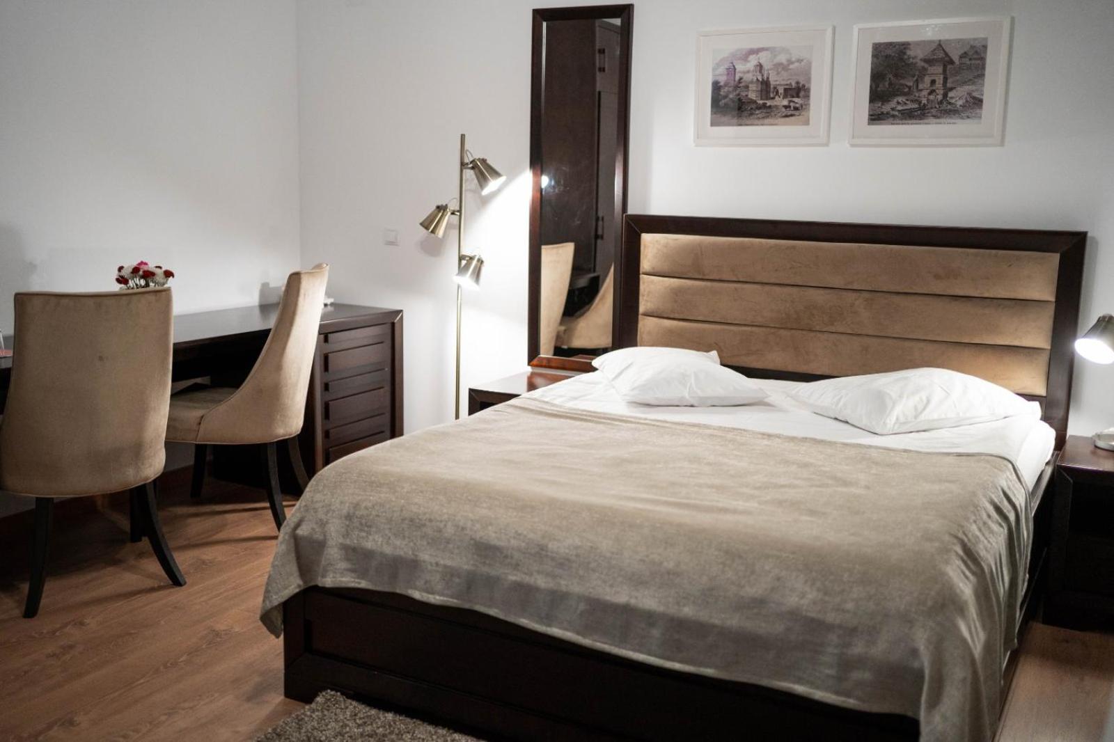 Double Room - Photo 5