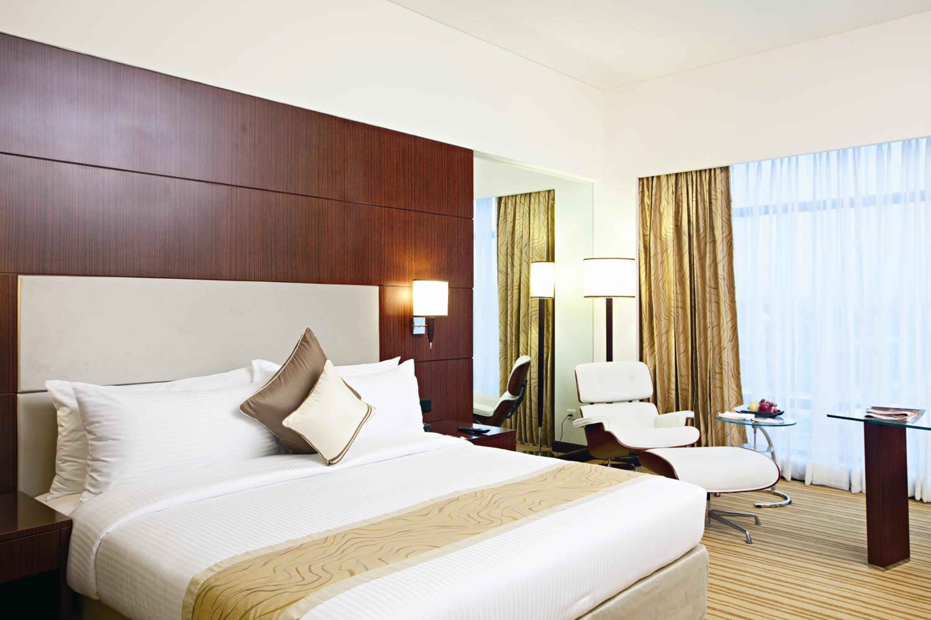 Standard Room – 20% off on session of Spa, Enjoy Happy Hours with 1+1 offer on Alcoholic Beverages, 20% Off on Laundry service Standard Room – 20% off on session of Spa, Enjoy Happy Hours with 1+1 offer on Alcoholic Beverages, 20% Off on Laundry service
