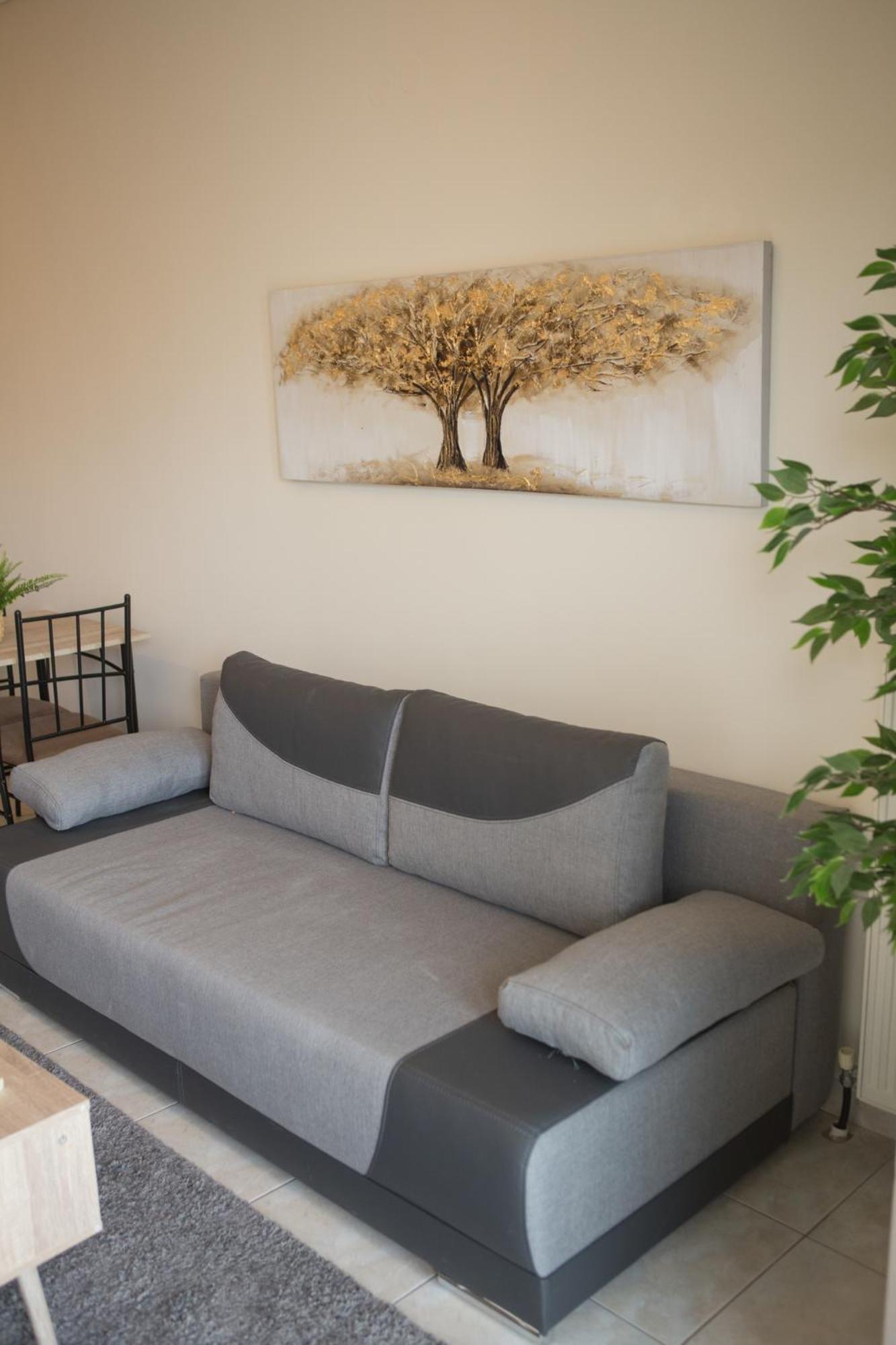 One-Bedroom Apartment - Photo 3