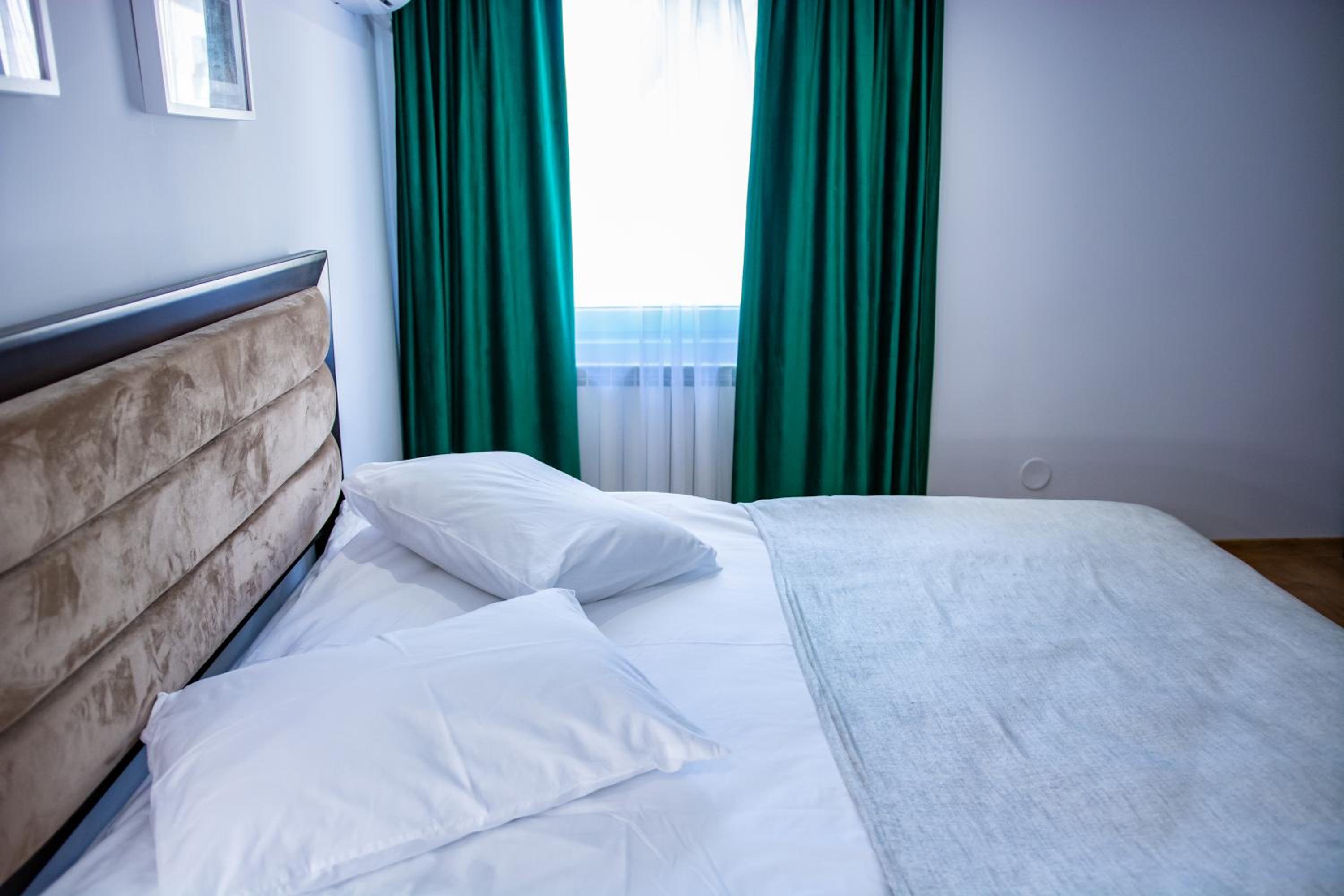 Double Room - Photo 6