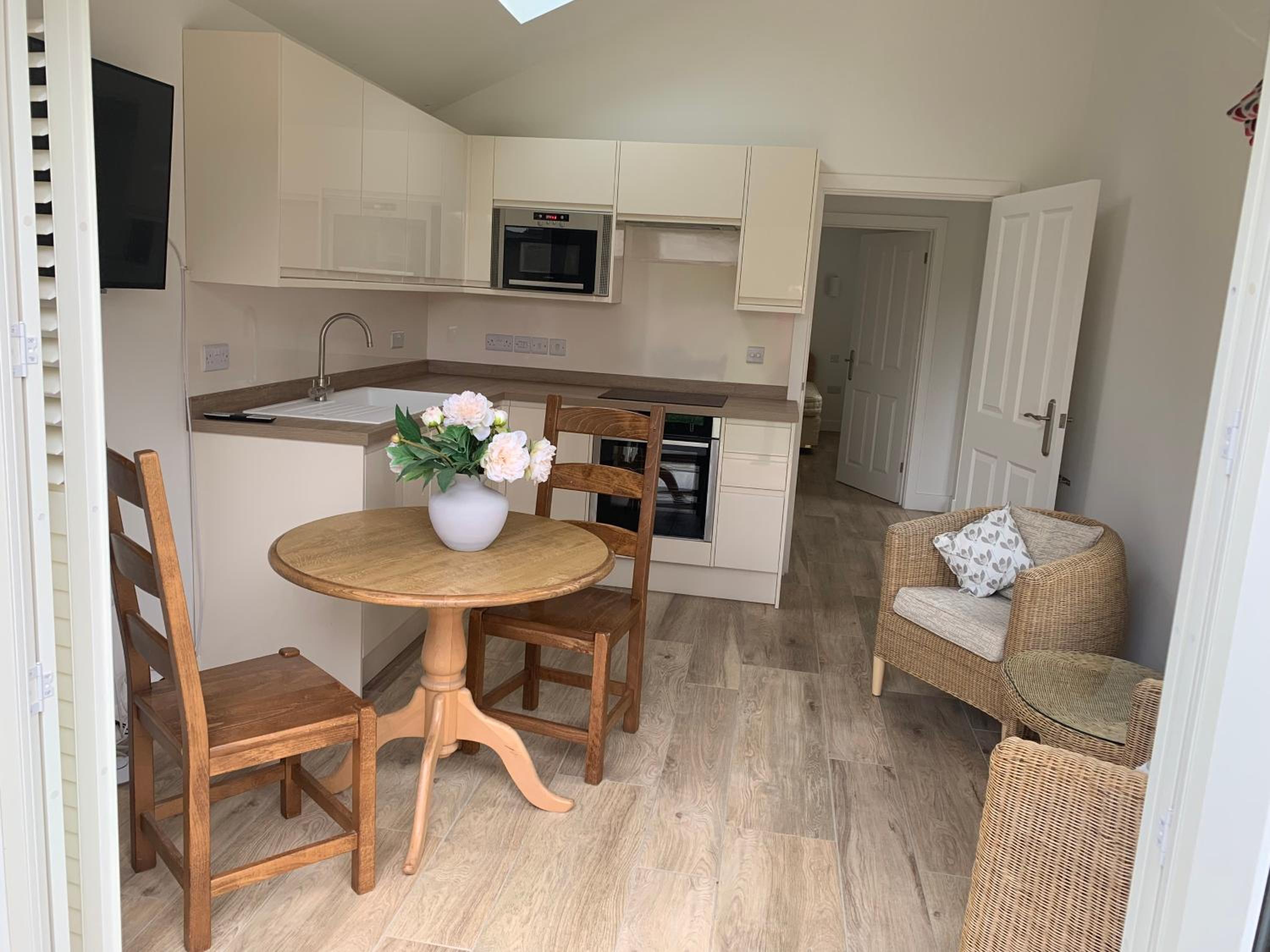 One-Bedroom Apartment - Photo 15