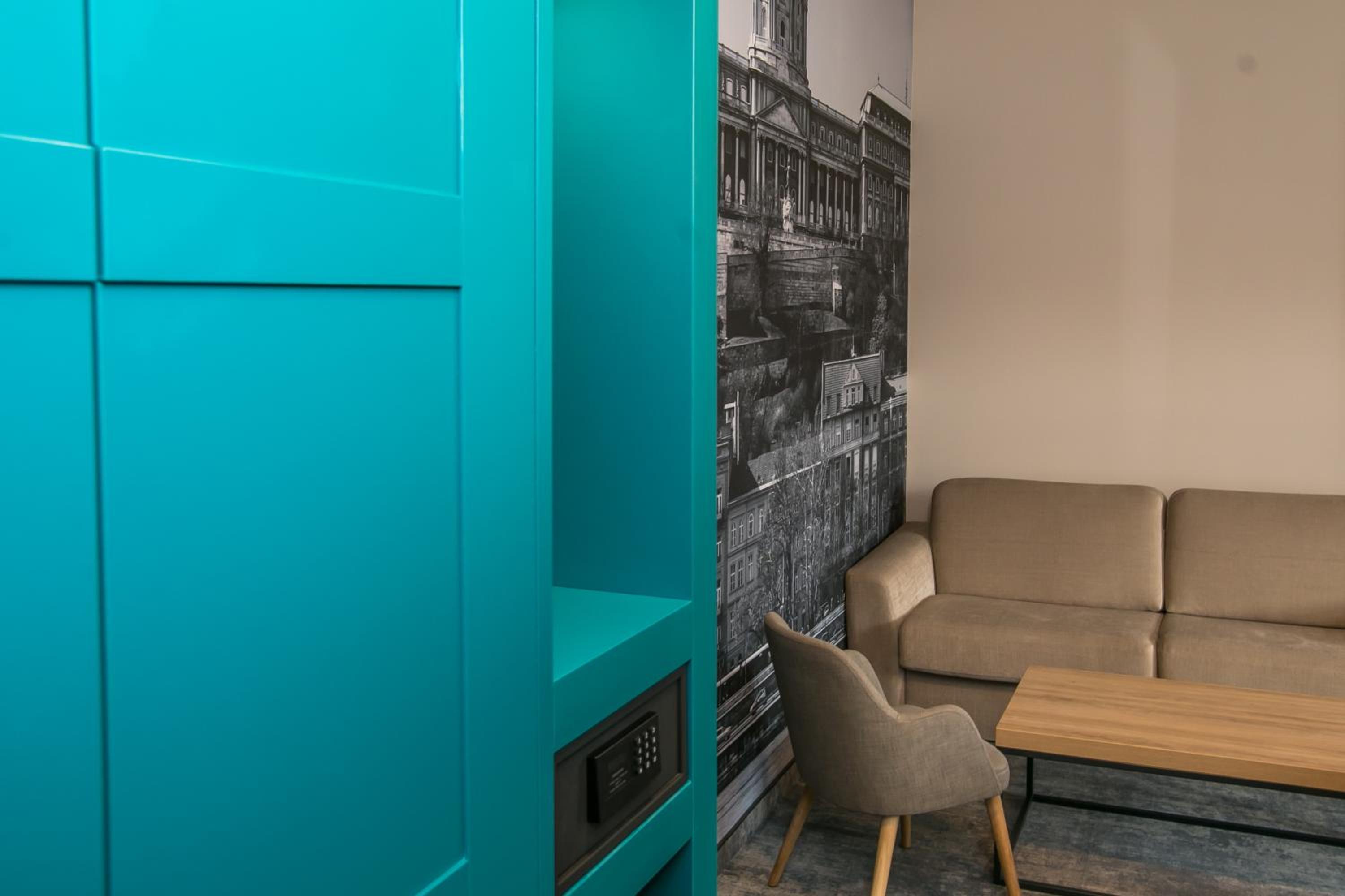 Large Double Room - Photo 11
