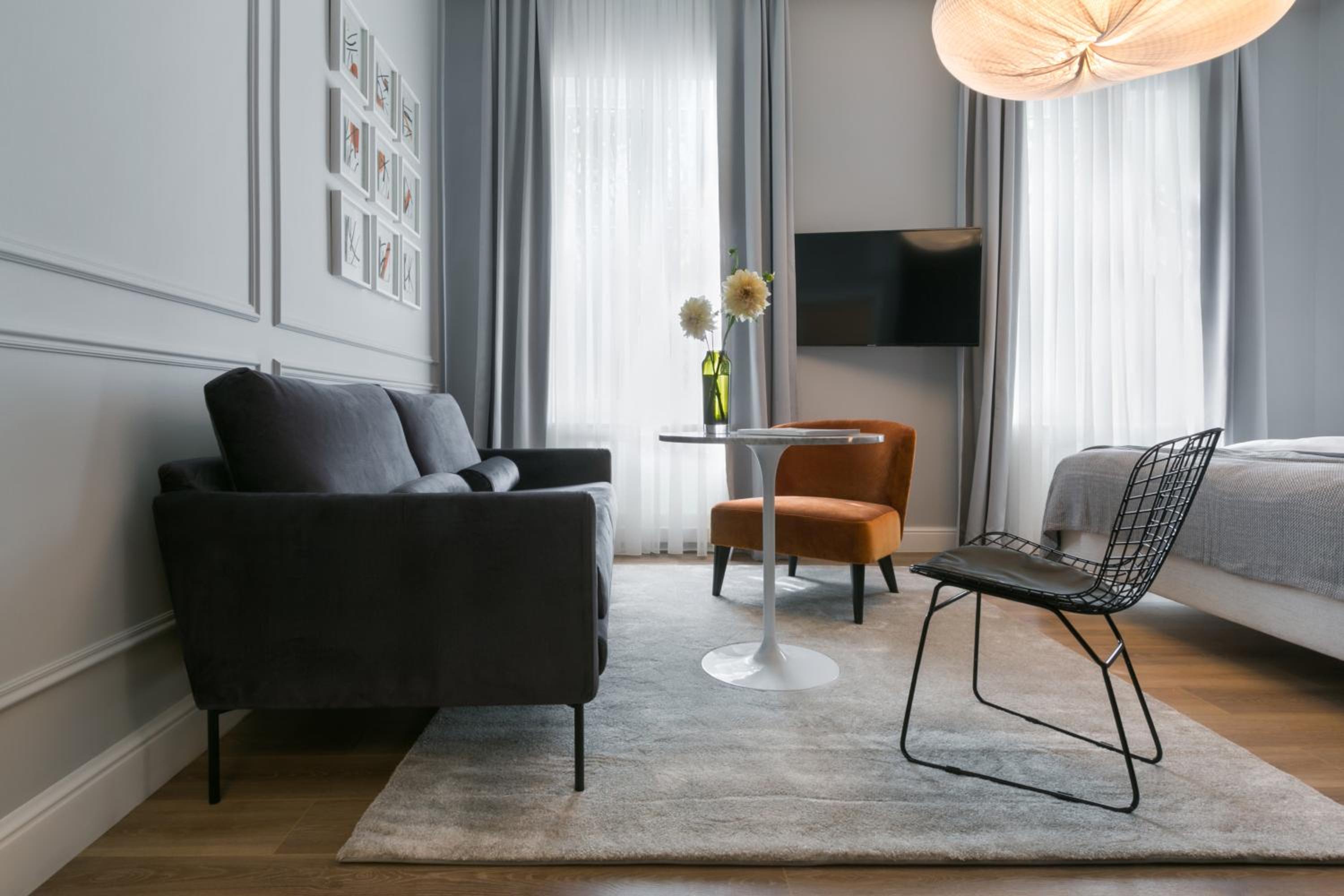 Studio Apartment
