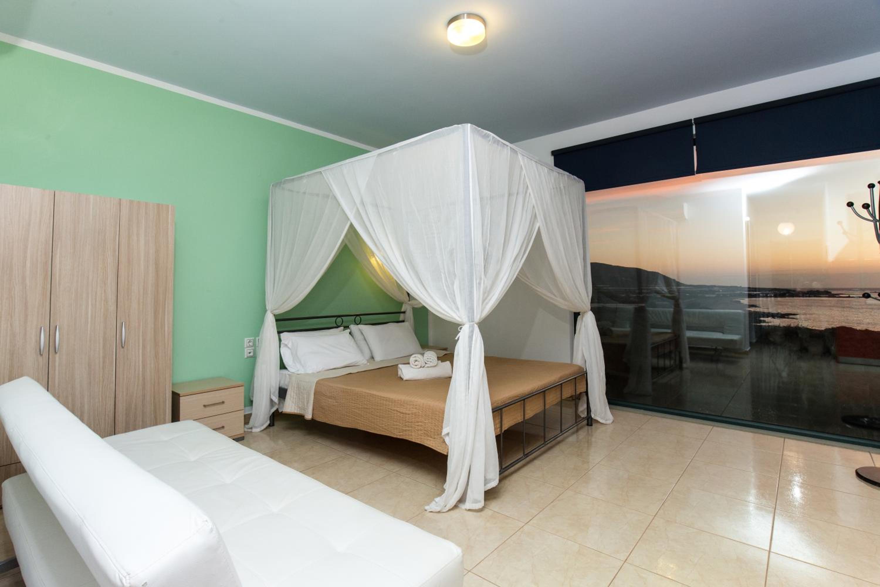 Studio with Sea View