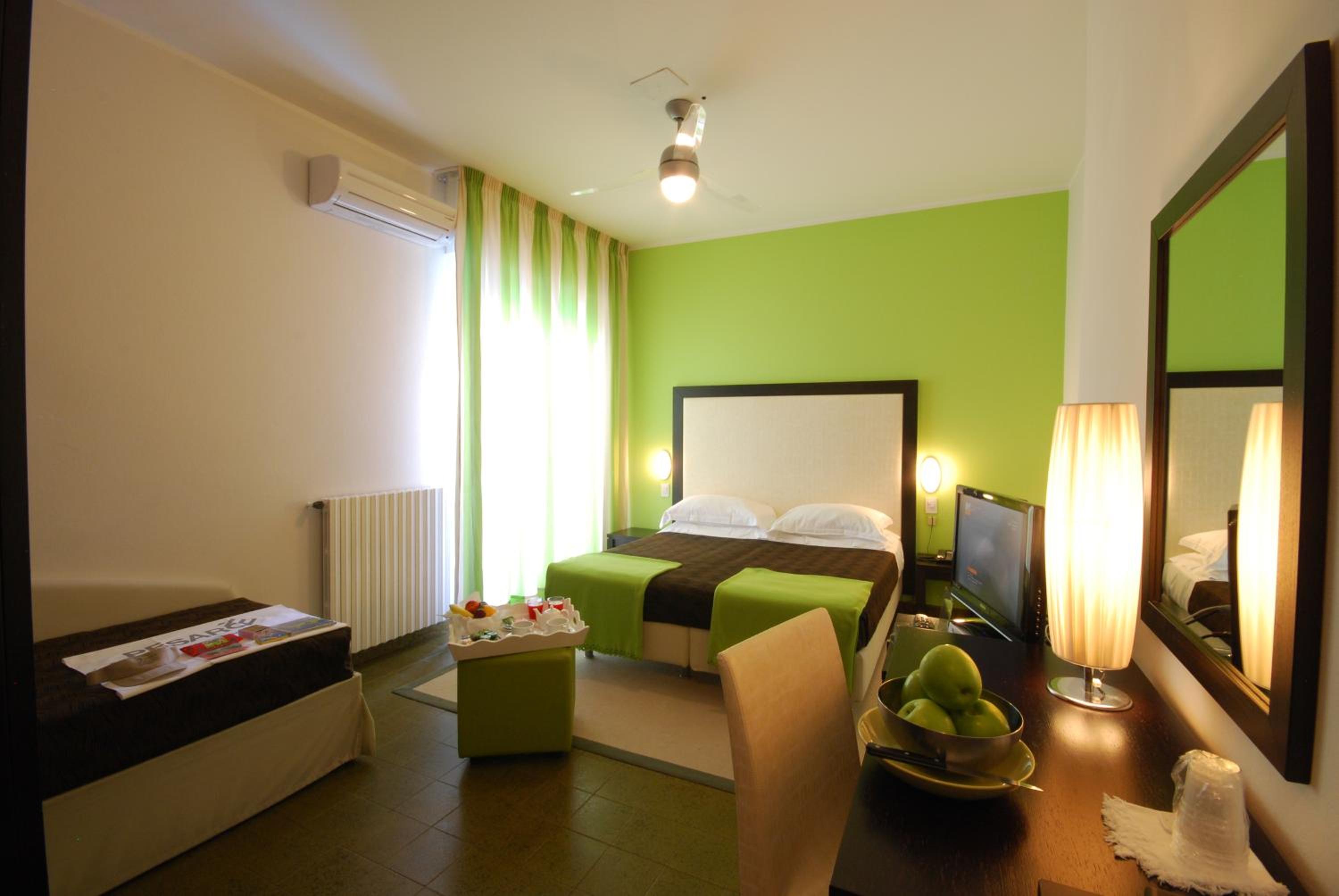 Double Room - Photo 12
