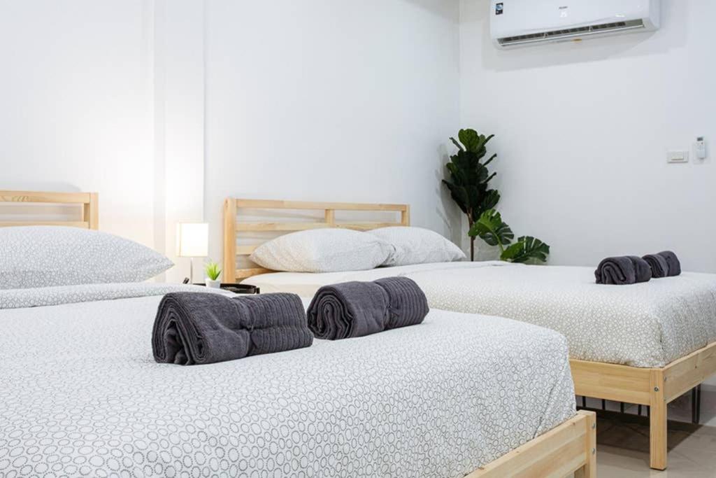 Studio Apartment photo 2