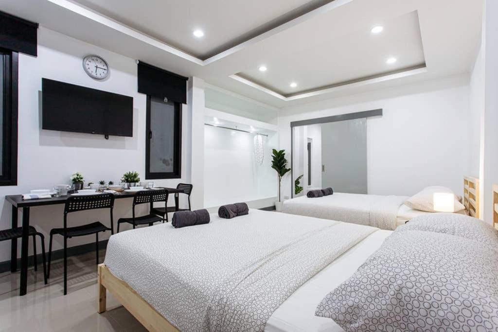 Studio Apartment photo 1