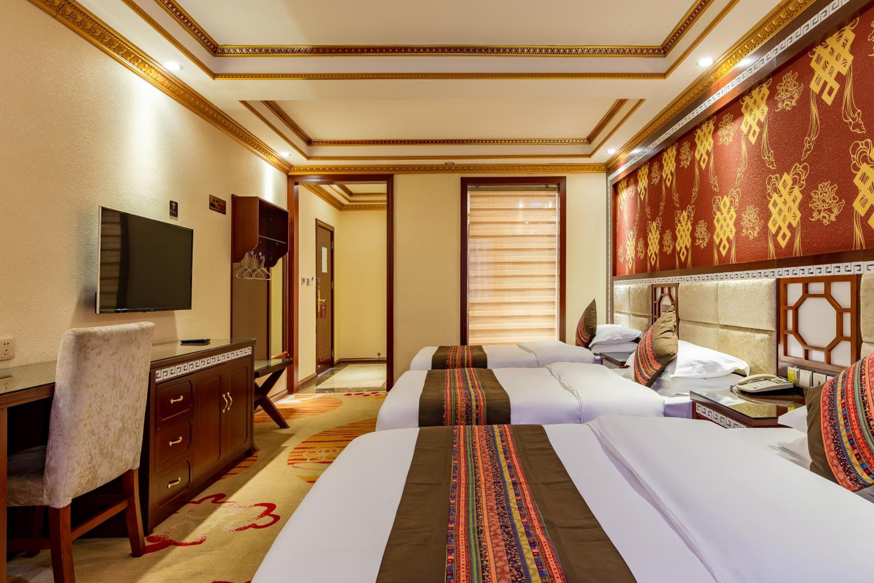 Deluxe Triple Room photo 3