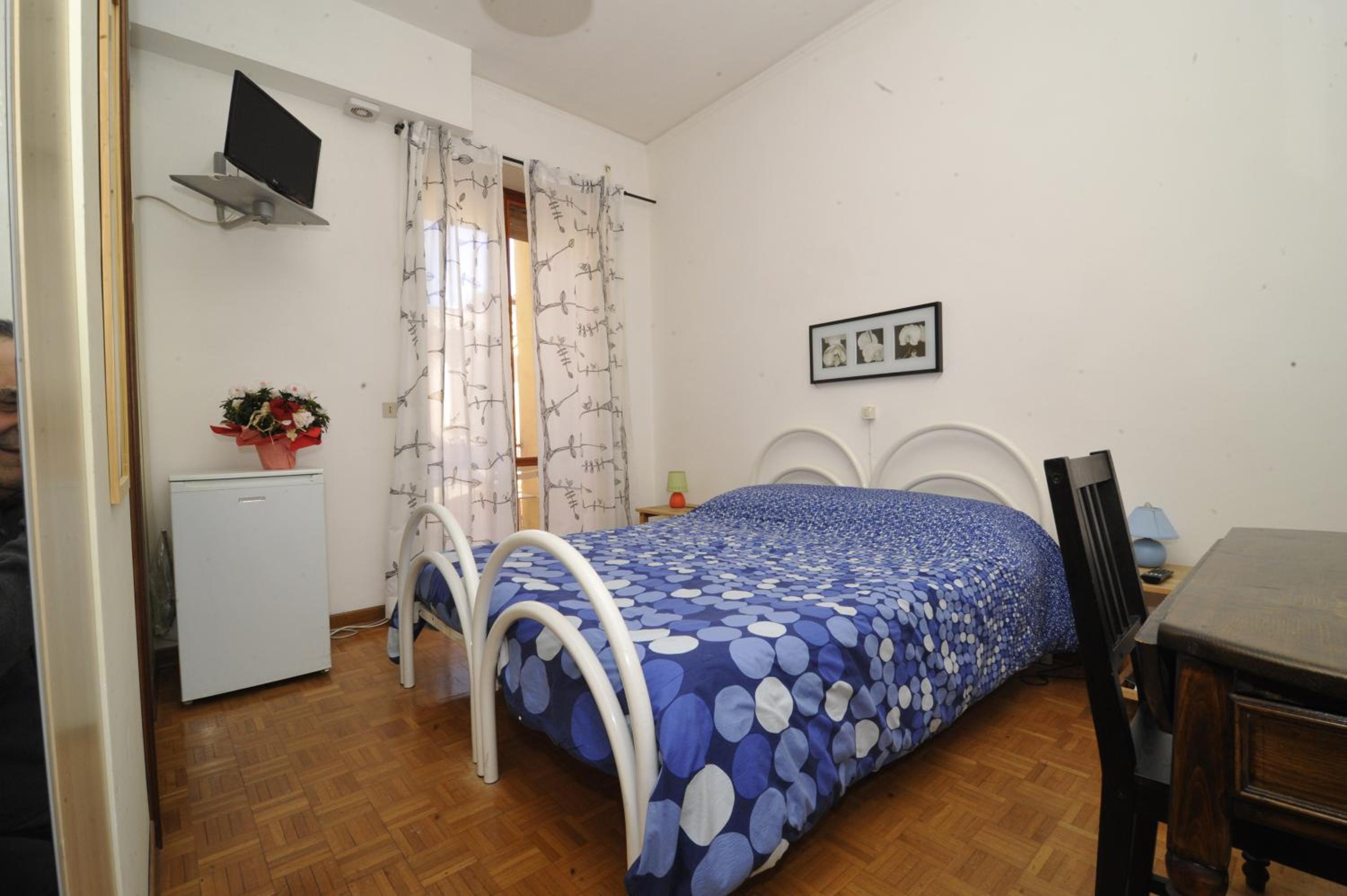 Standard King Room - Photo 1