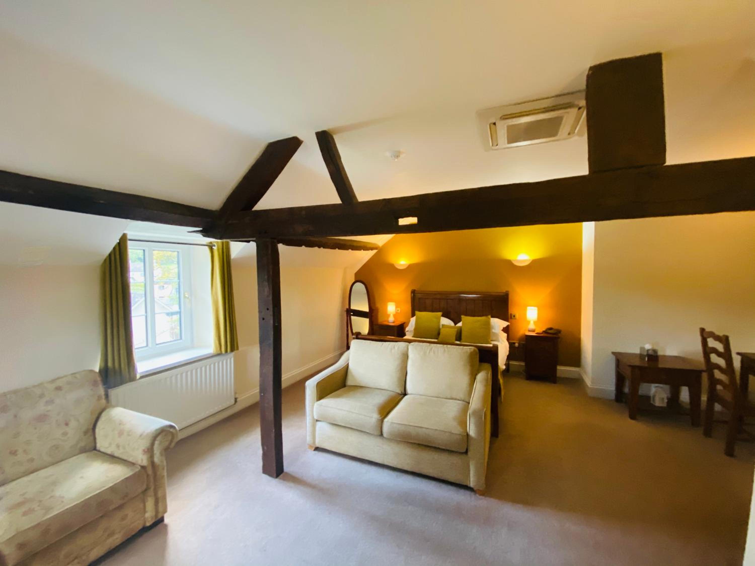 Superior King Suite photo 3