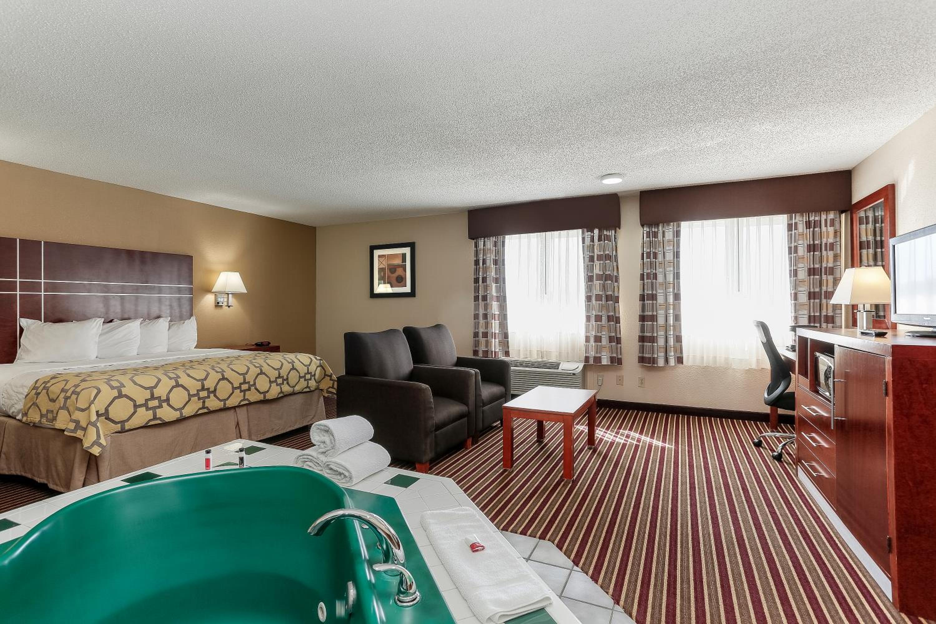 King Studio Suite - Non-Smoking - Photo 2