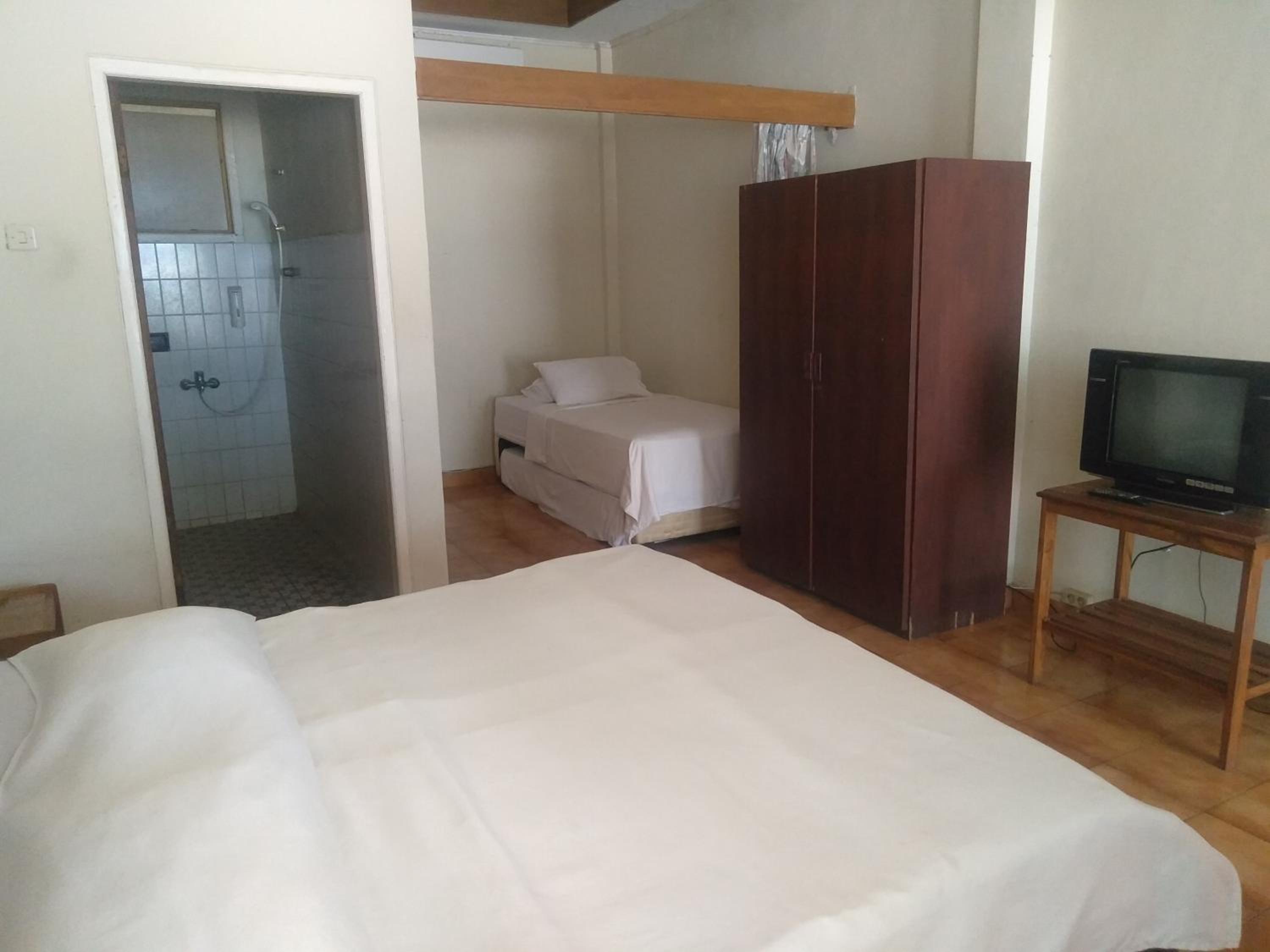 Standard Quadruple Room - Photo 6