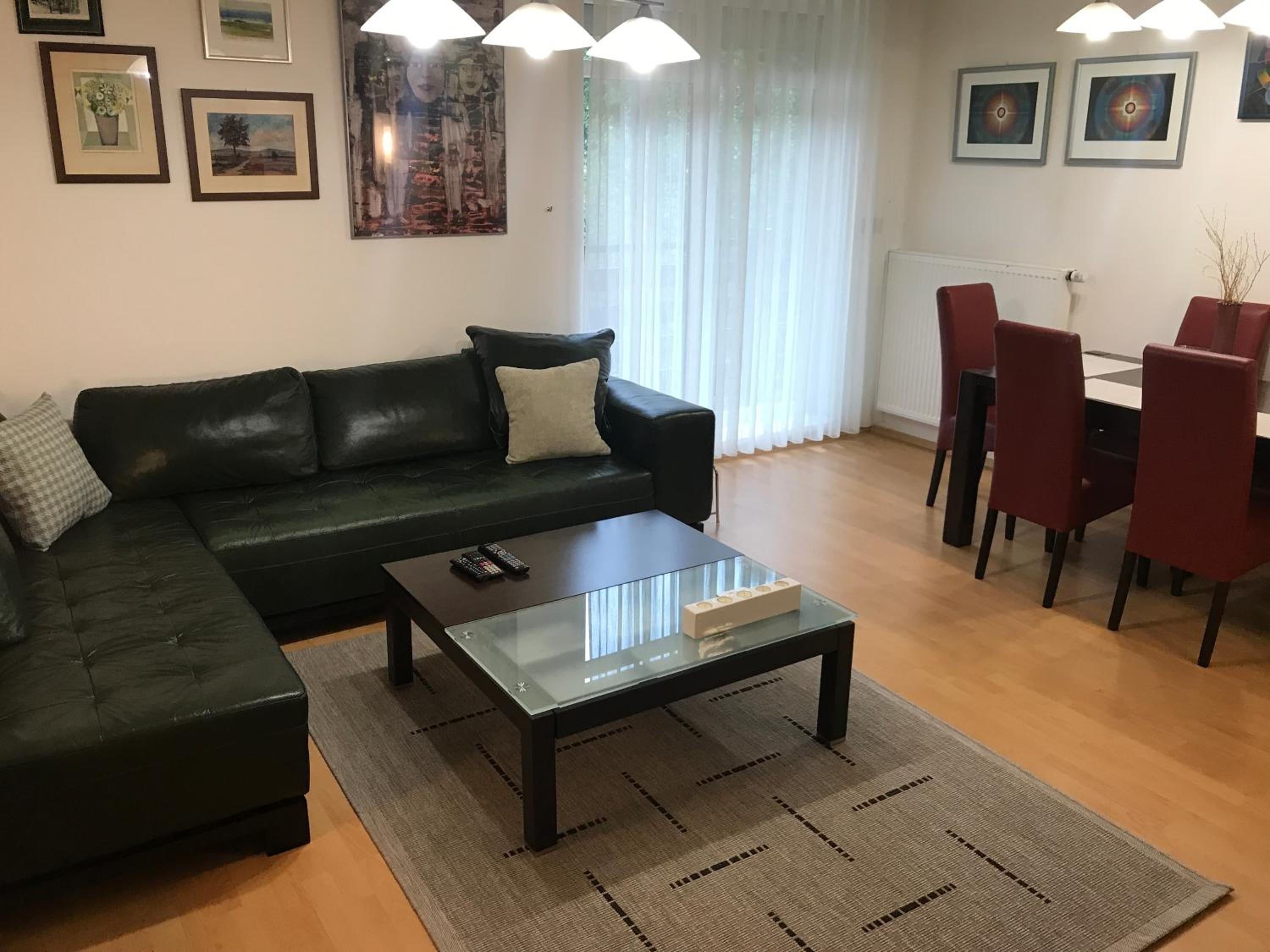 One-Bedroom Apartment photo 1