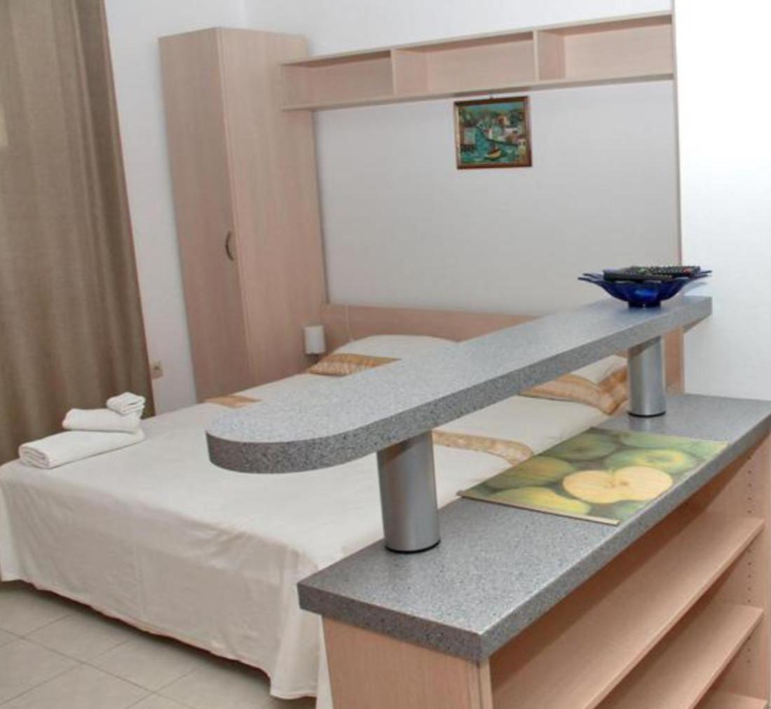 Apartment With Garden View