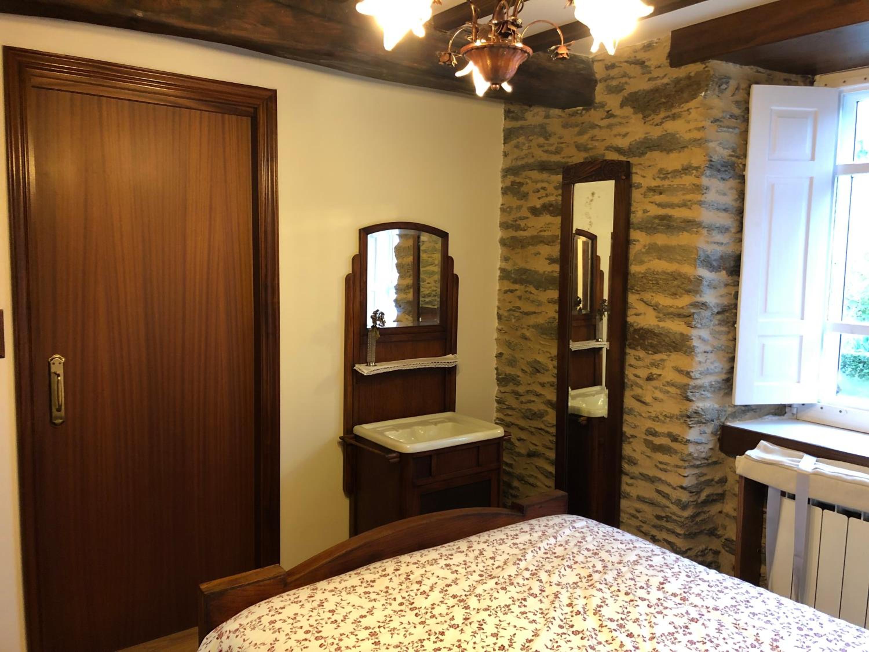 Three-Bedroom House - Photo 8