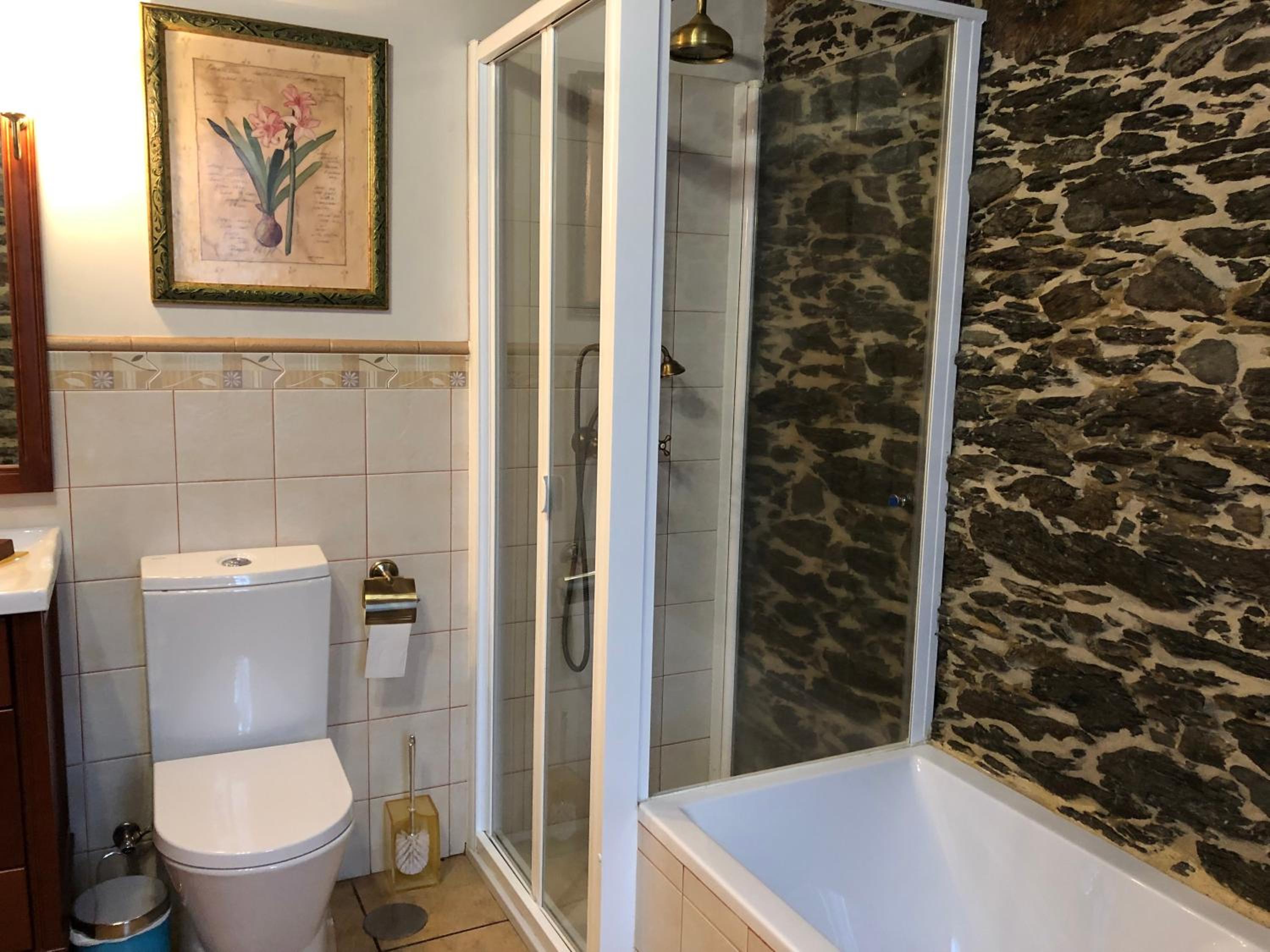 Three-Bedroom House - Photo 7