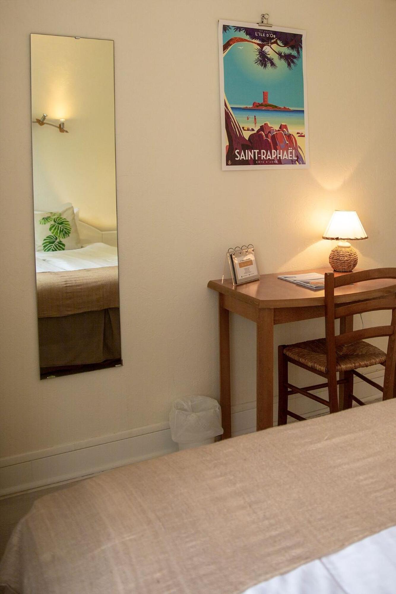 Small Double Room photo 2
