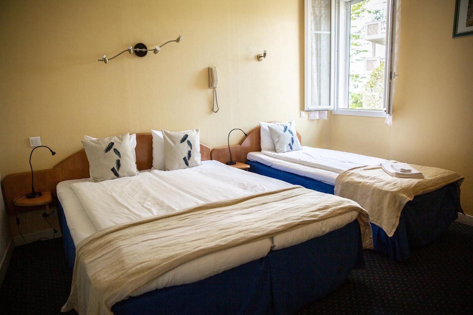 Triple Room with Private Bathroom photo 1
