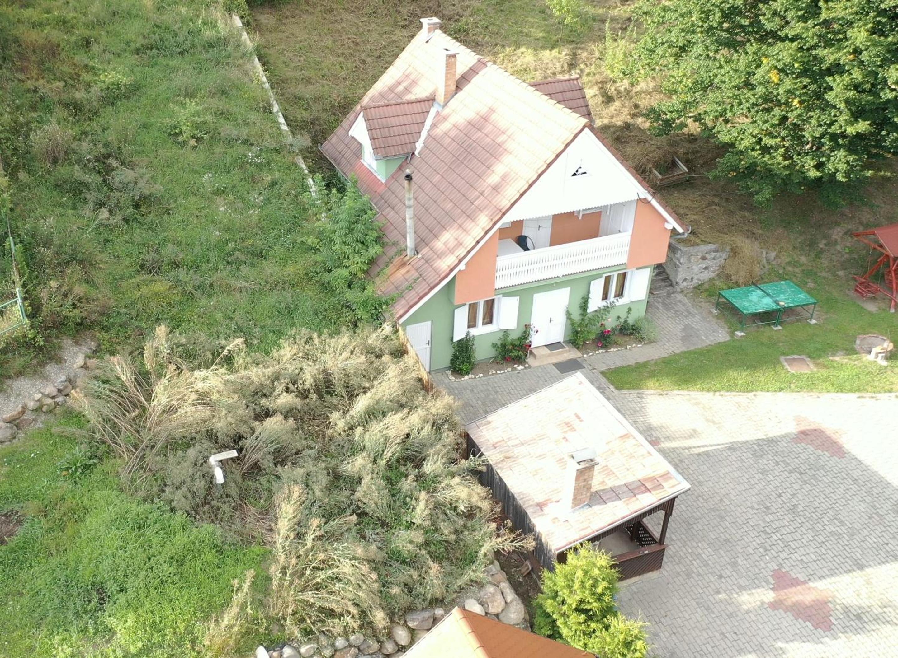 Four-Bedroom House photo 2