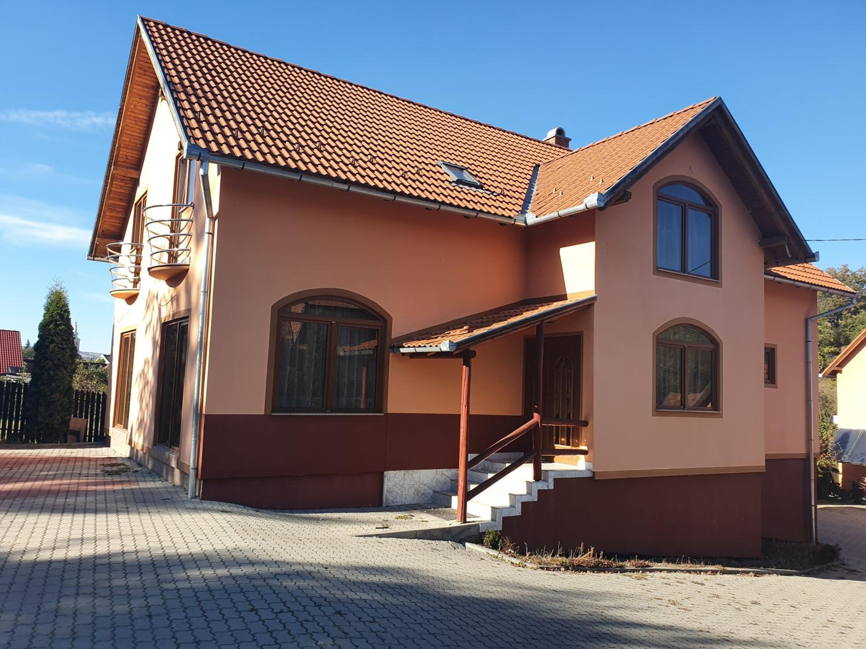 Villa photo 2