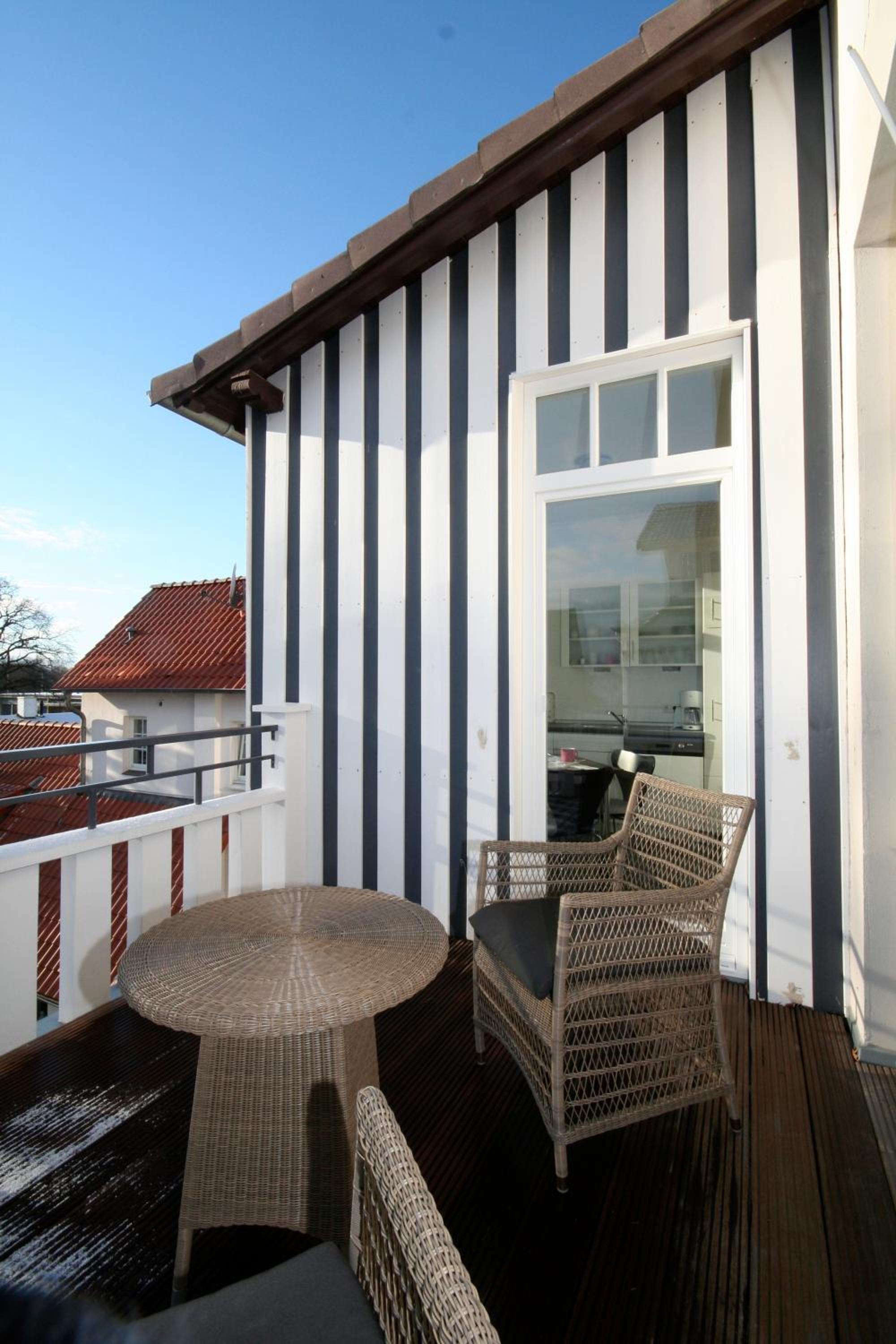 Two Room Apartment with Balcony photo 3