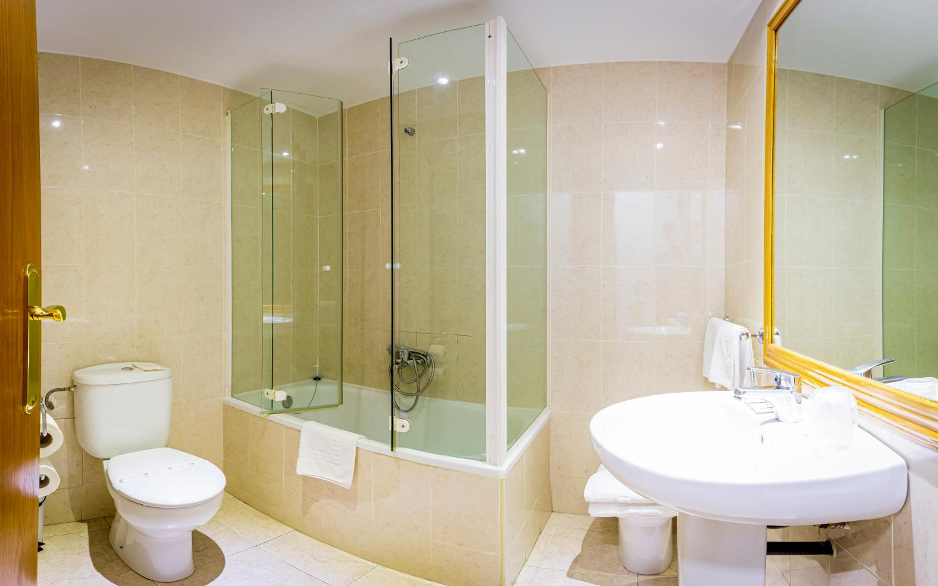 Double or Twin Room photo 2