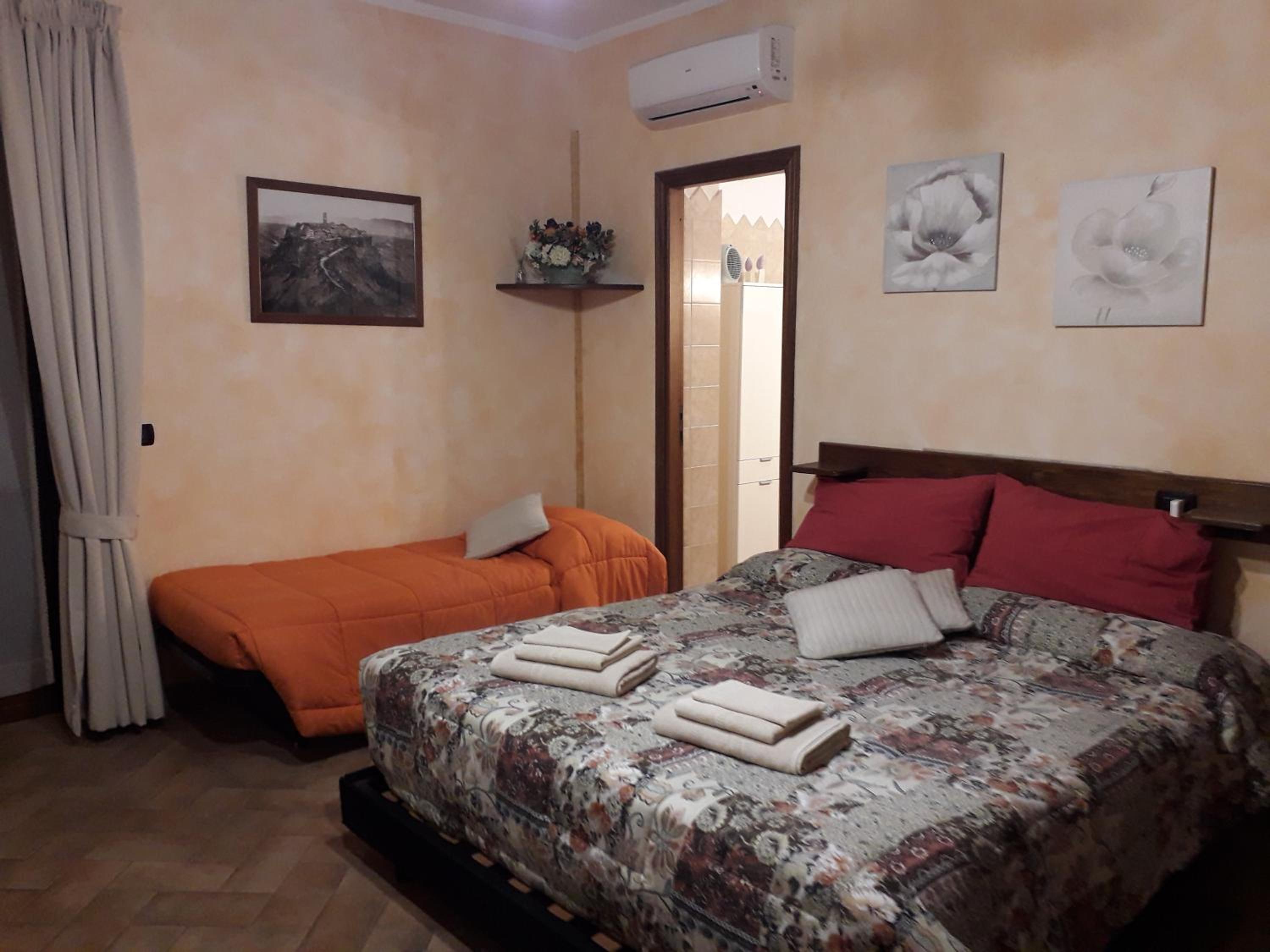 Double Room with Extra Bed - Photo 2