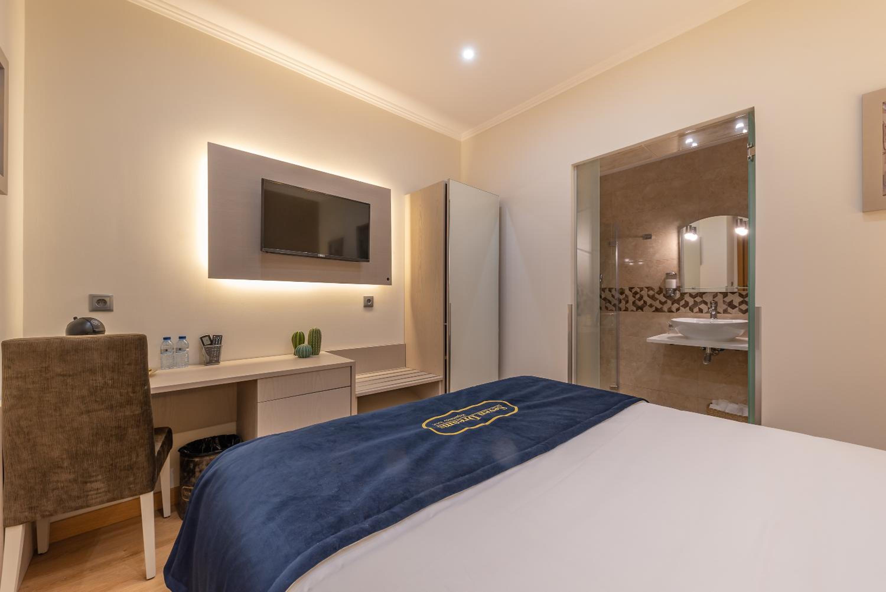 Standard Double or Twin Room - Interior photo 1