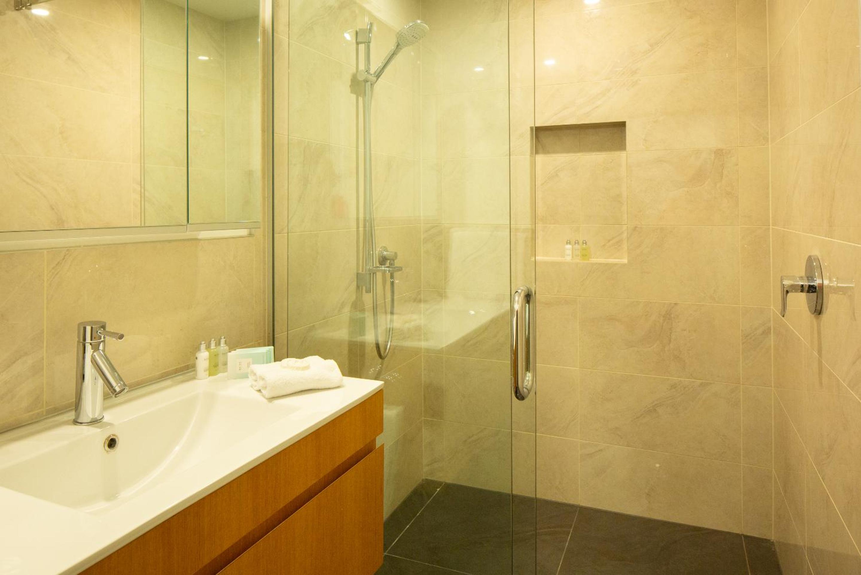 Lakeview Premium Two-Bedroom Villa - Photo 4