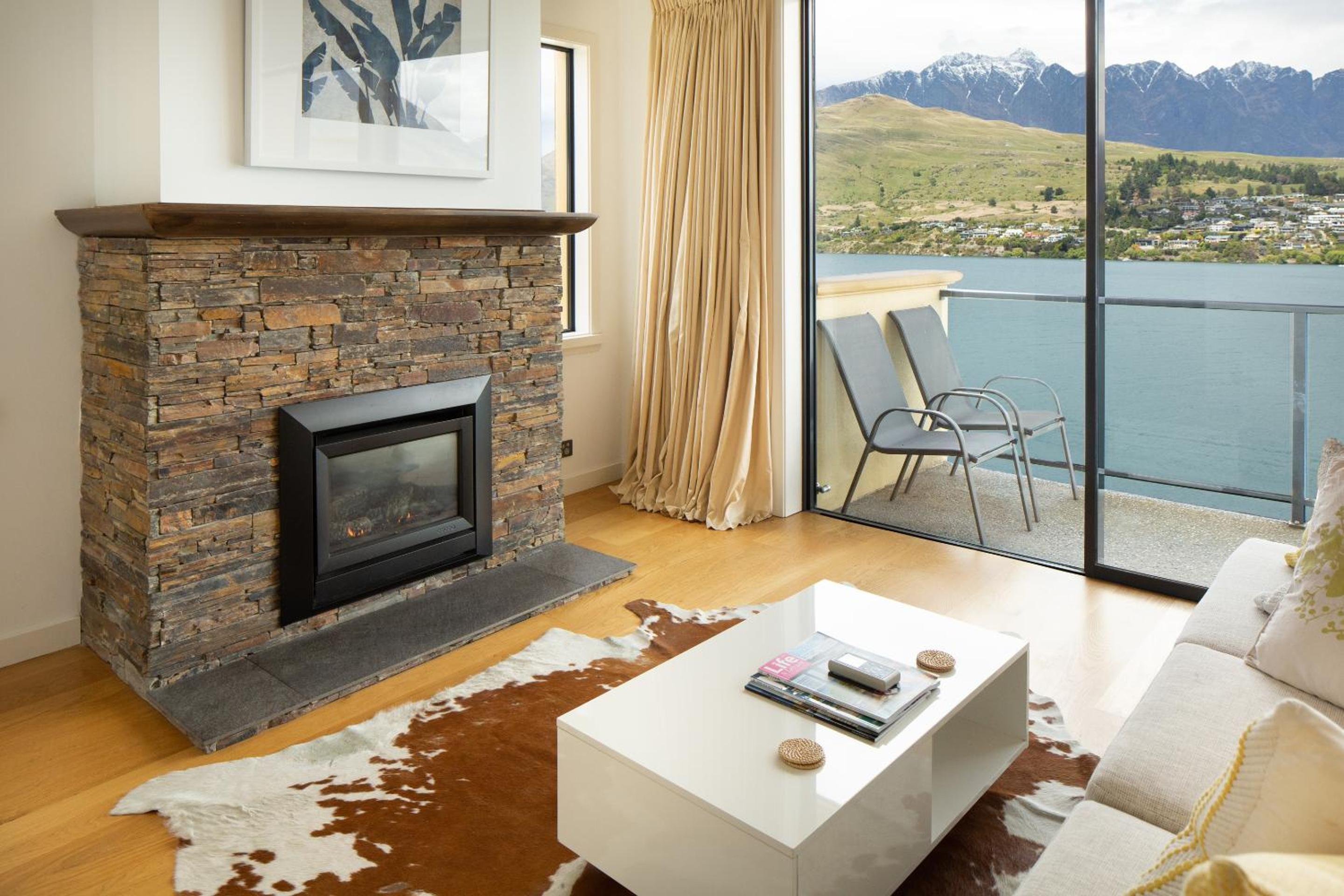 Lakeview Premium Two-Bedroom Villa - Photo 17