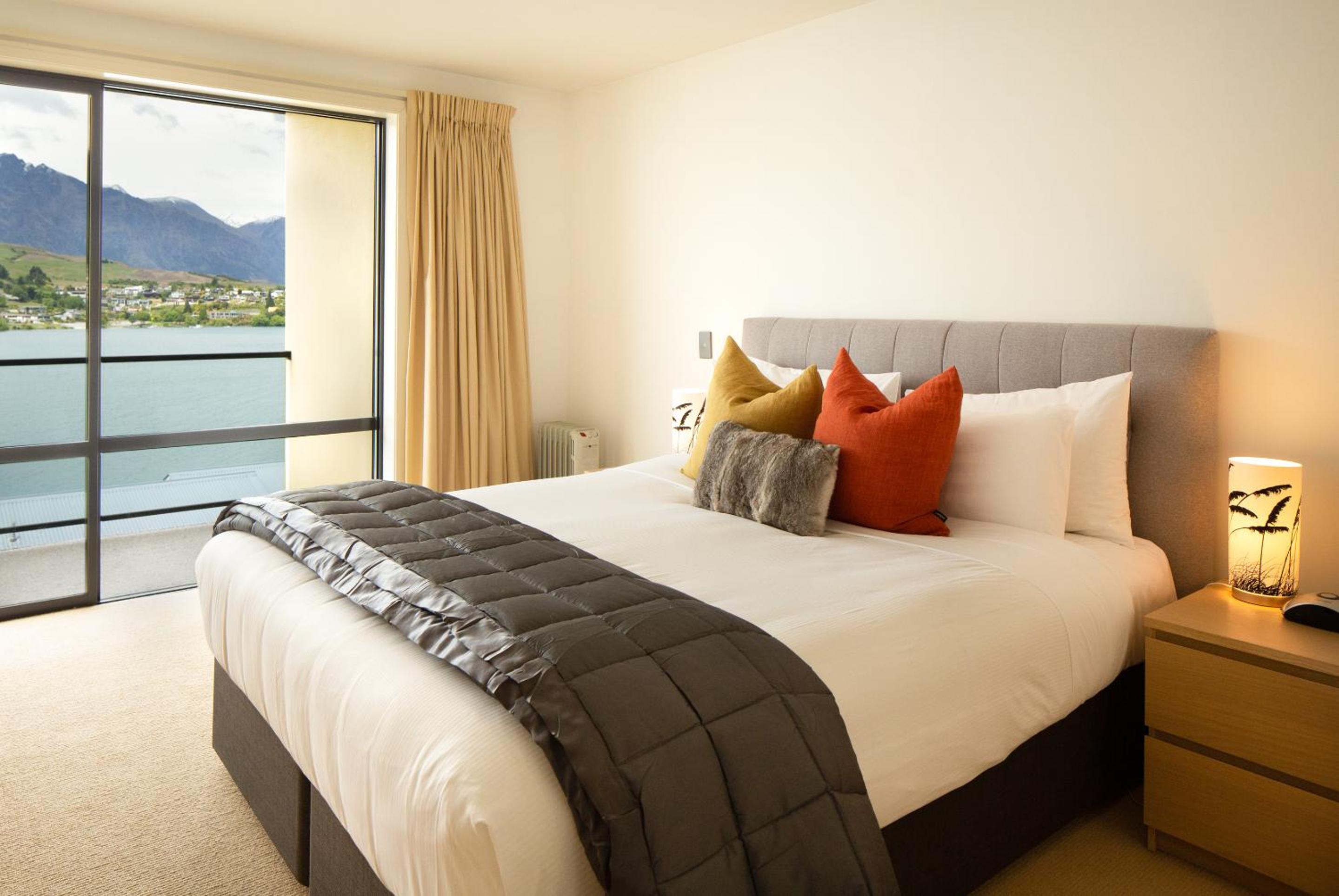 Lakeview Premium Two-Bedroom Villa - Photo 7