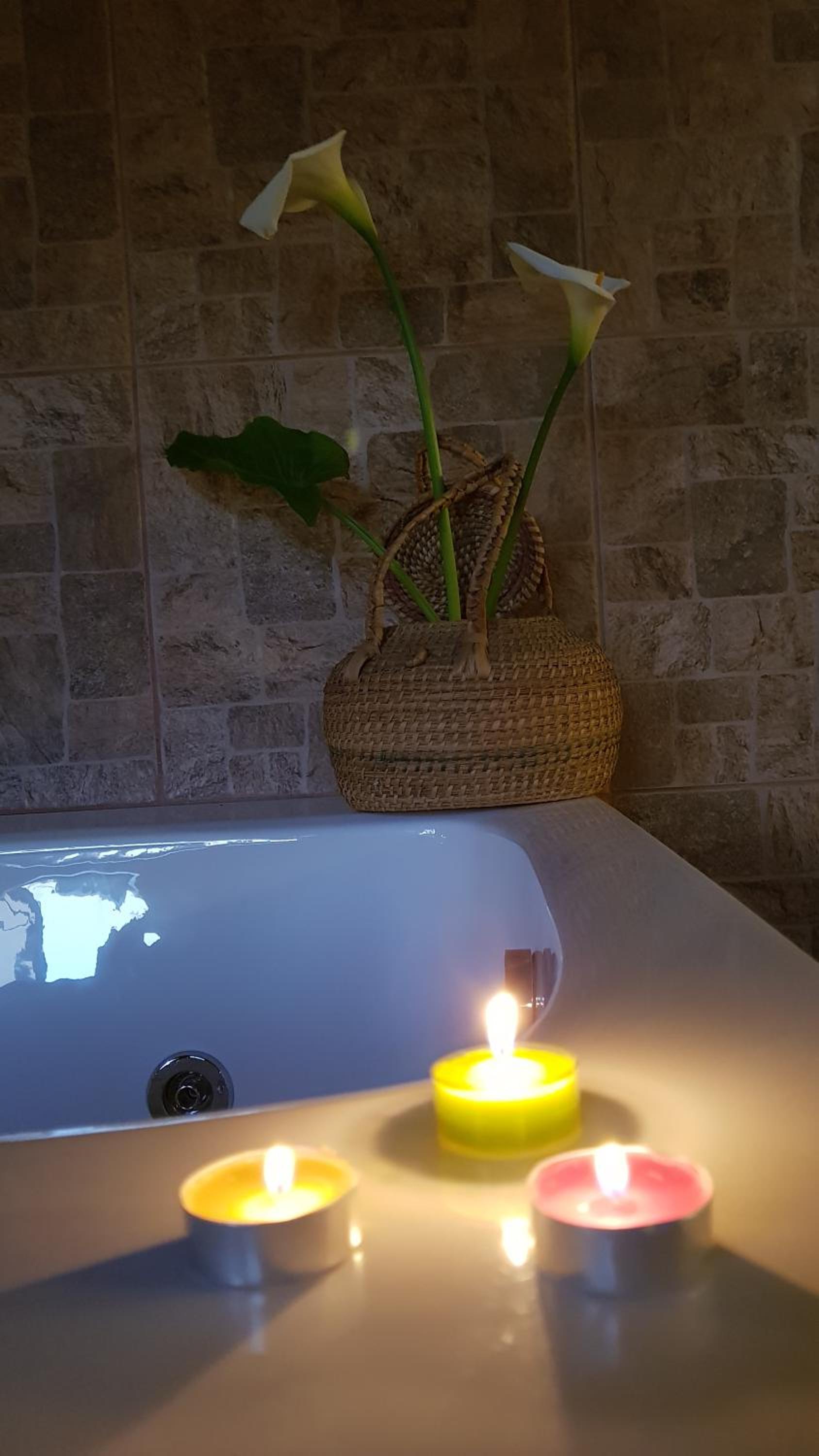 Queen Room with Spa Bath photo 2