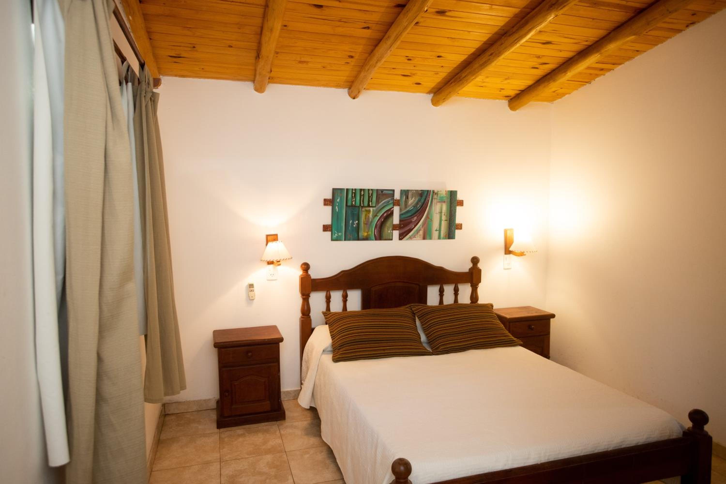 One-Bedroom Bungalow (2 Adults) photo 1