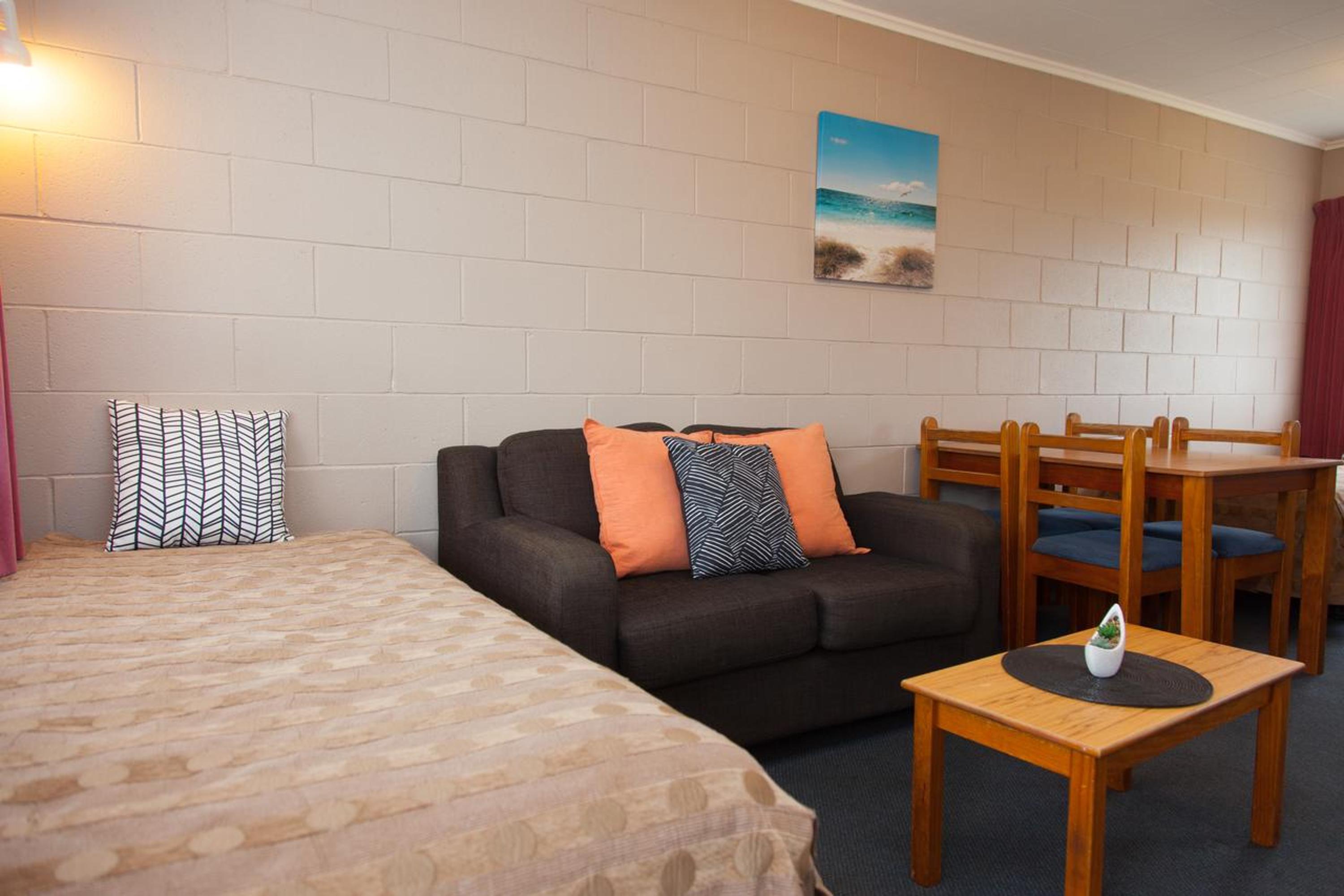 One-Bedroom Apartment photo 2