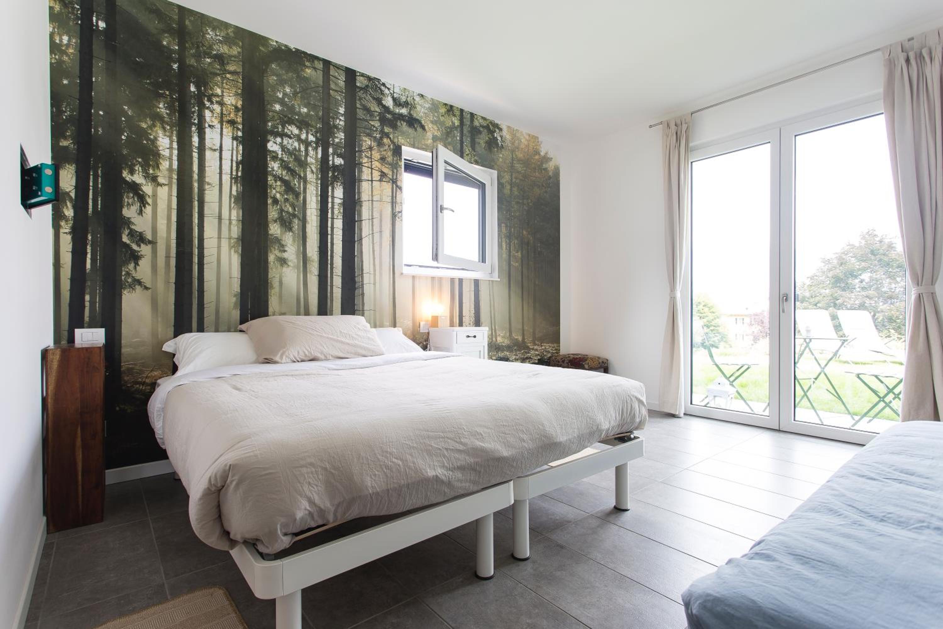 Deluxe Room with Patio and Pool View	 - Photo 3