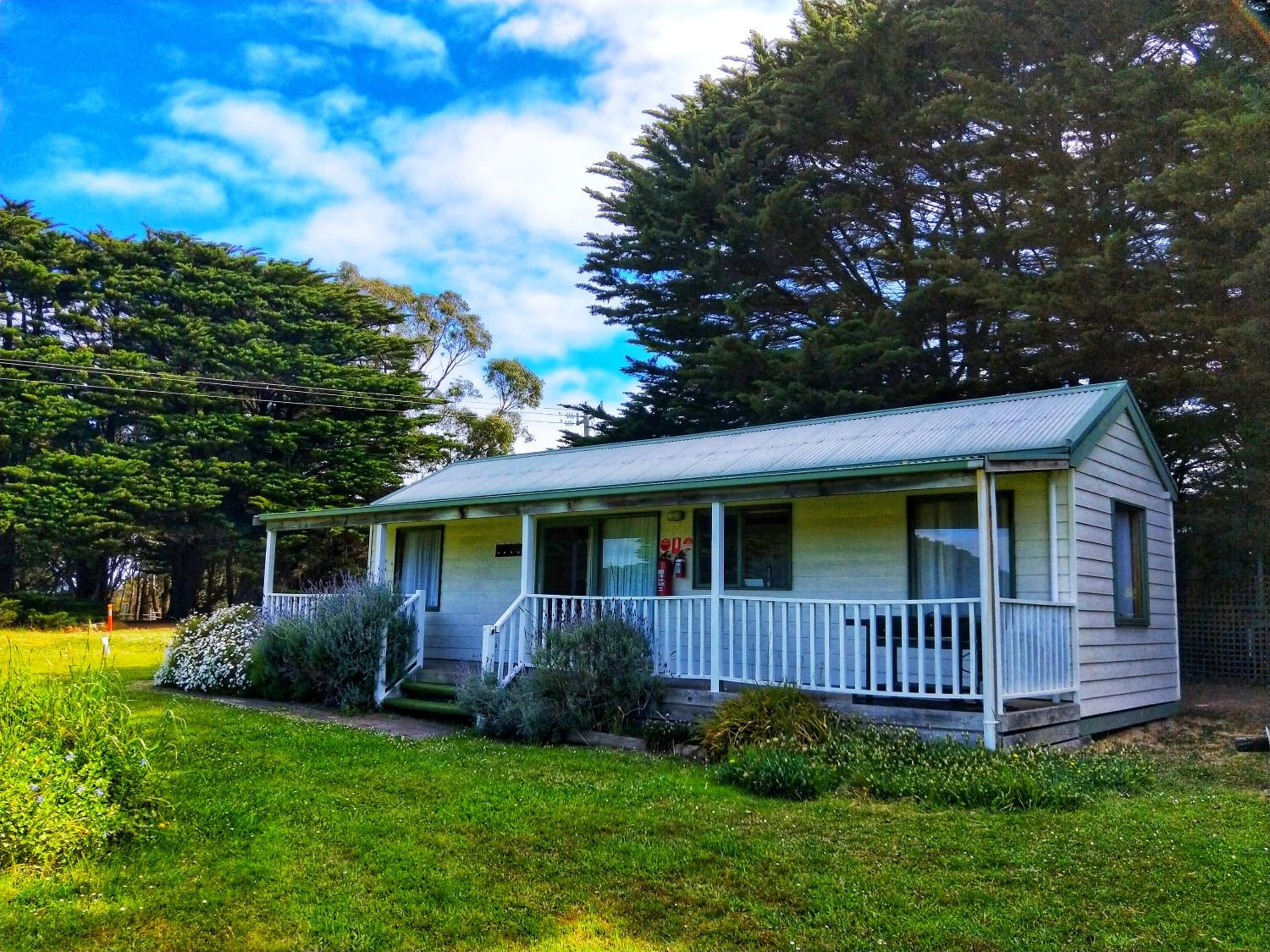 Pet Friendly - Two-Bedroom Family Cottage With Country View photo 2