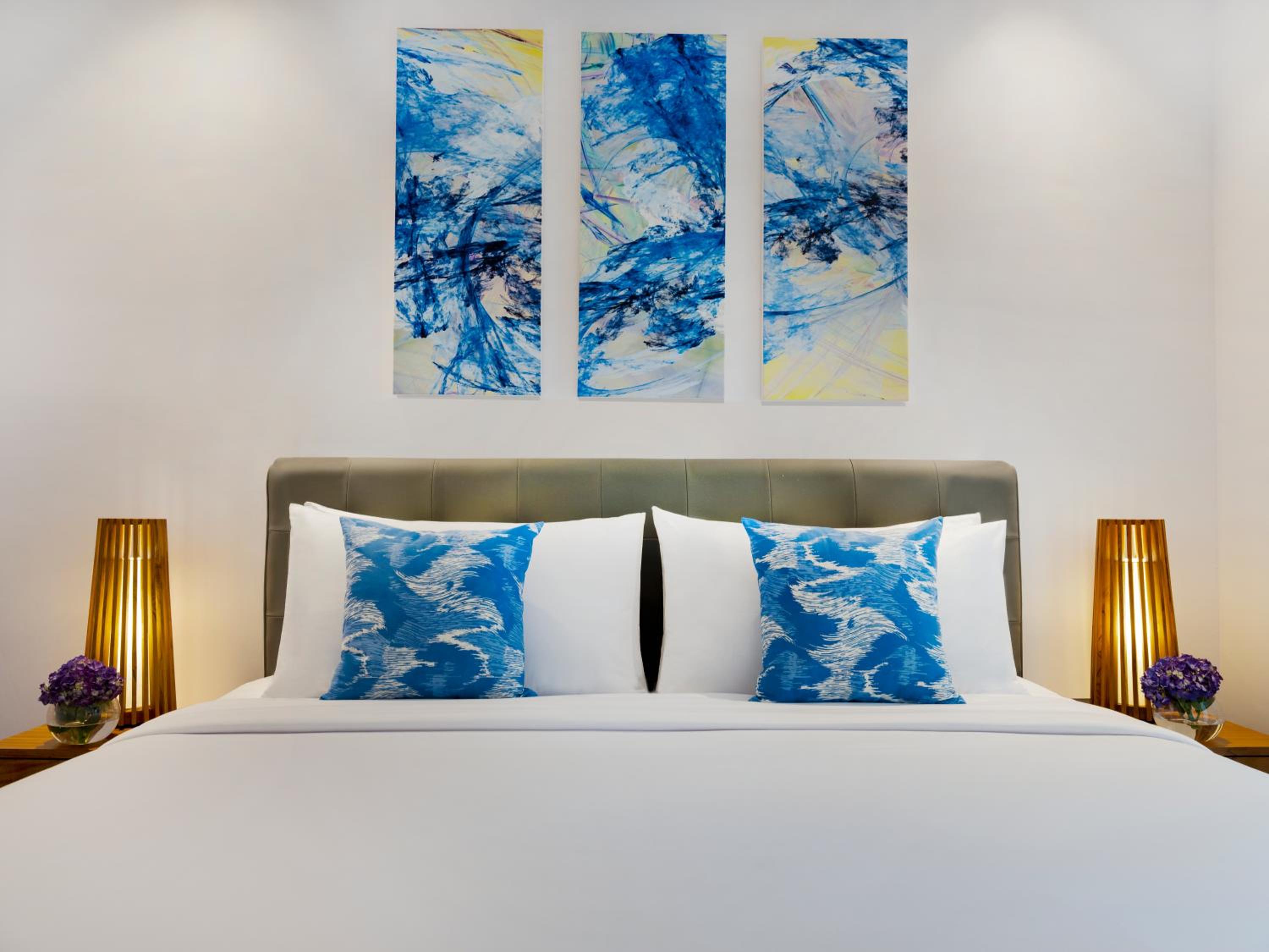One-Bedroom Apartment with Fully Equipped Kitchenette and Balcony